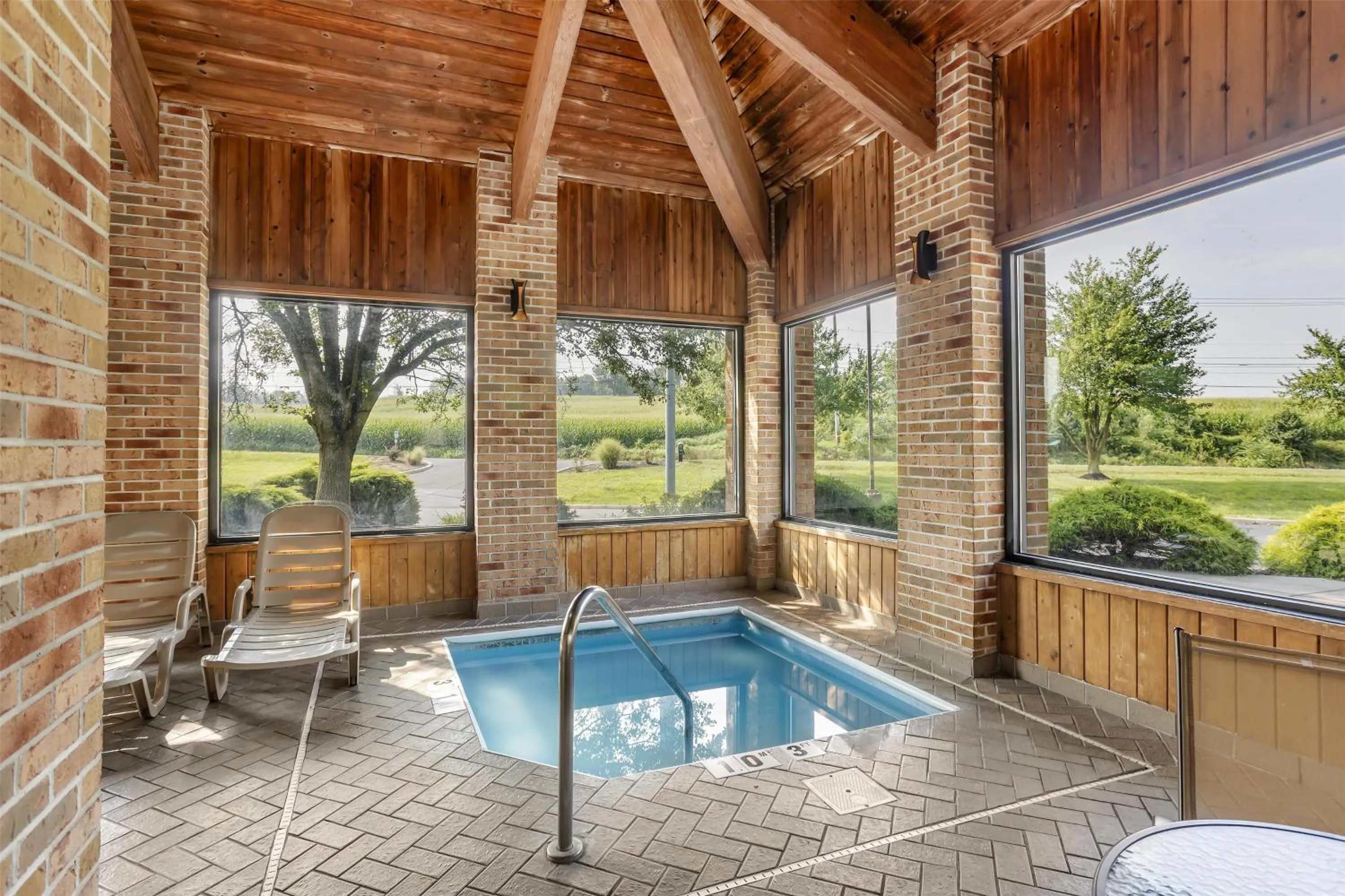 Spa and wellness centre/facilities in Best Western Shippensburg