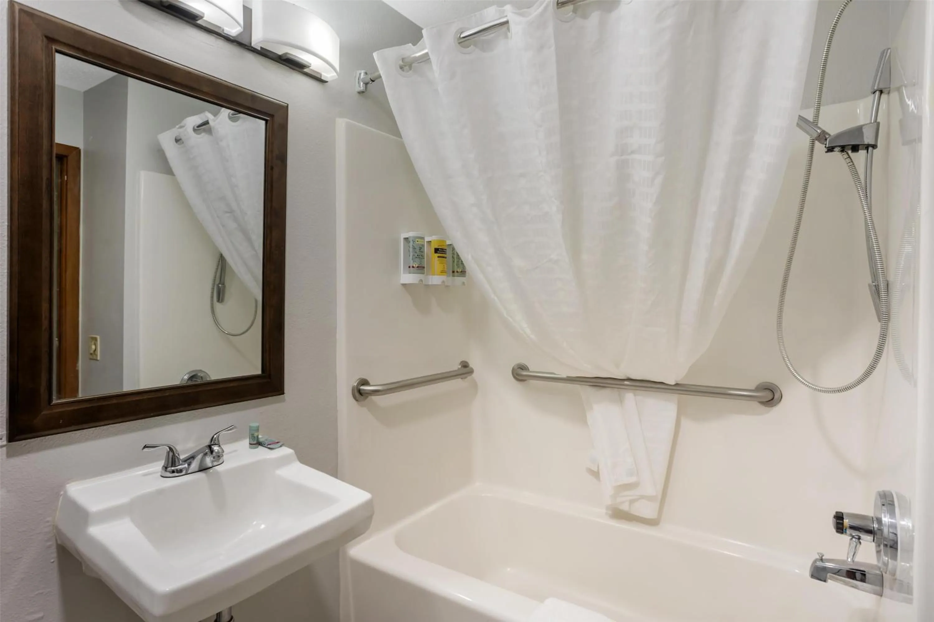 Bathroom in Best Western Shippensburg