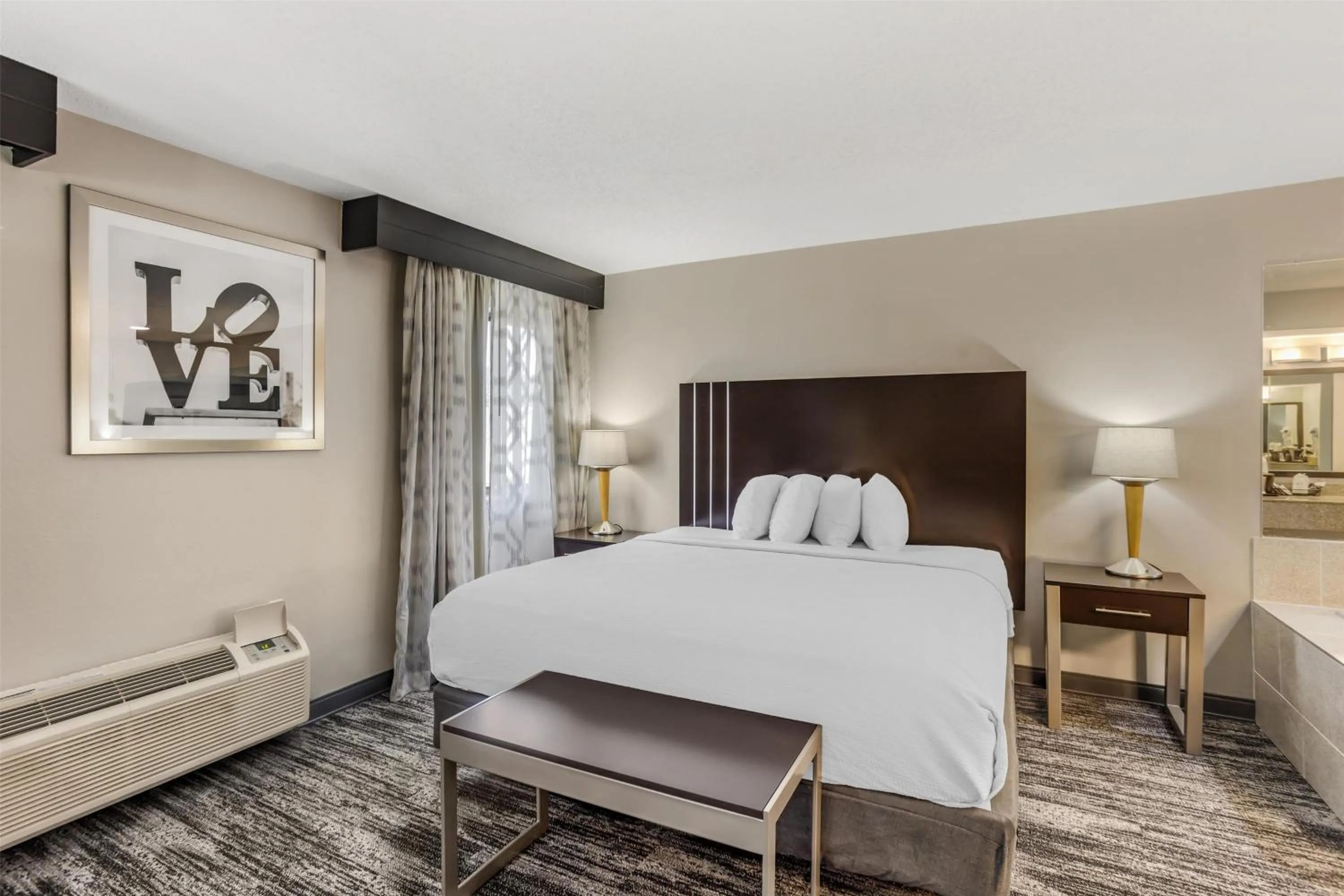 Photo of the whole room, Bed in Best Western Shippensburg