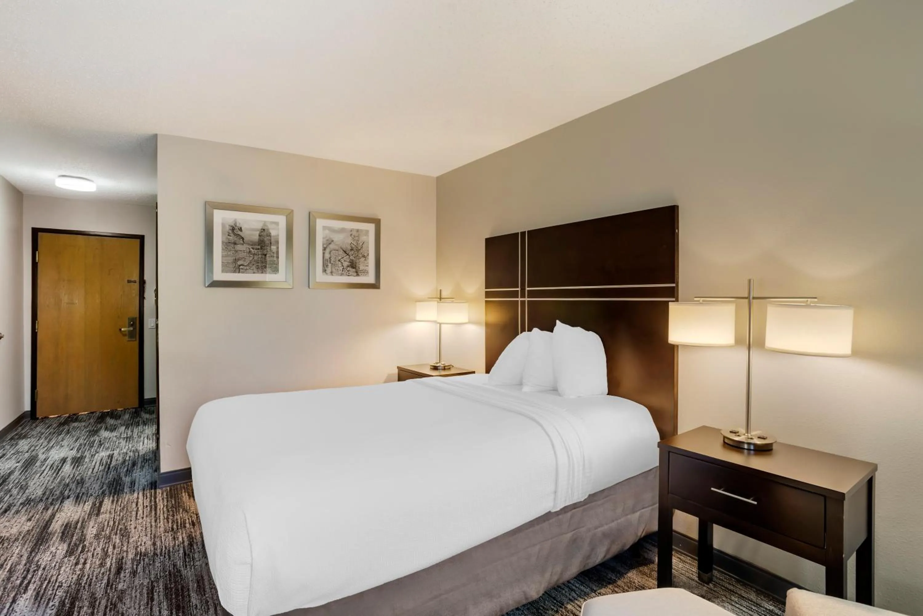 Bedroom, Bed in Best Western Shippensburg