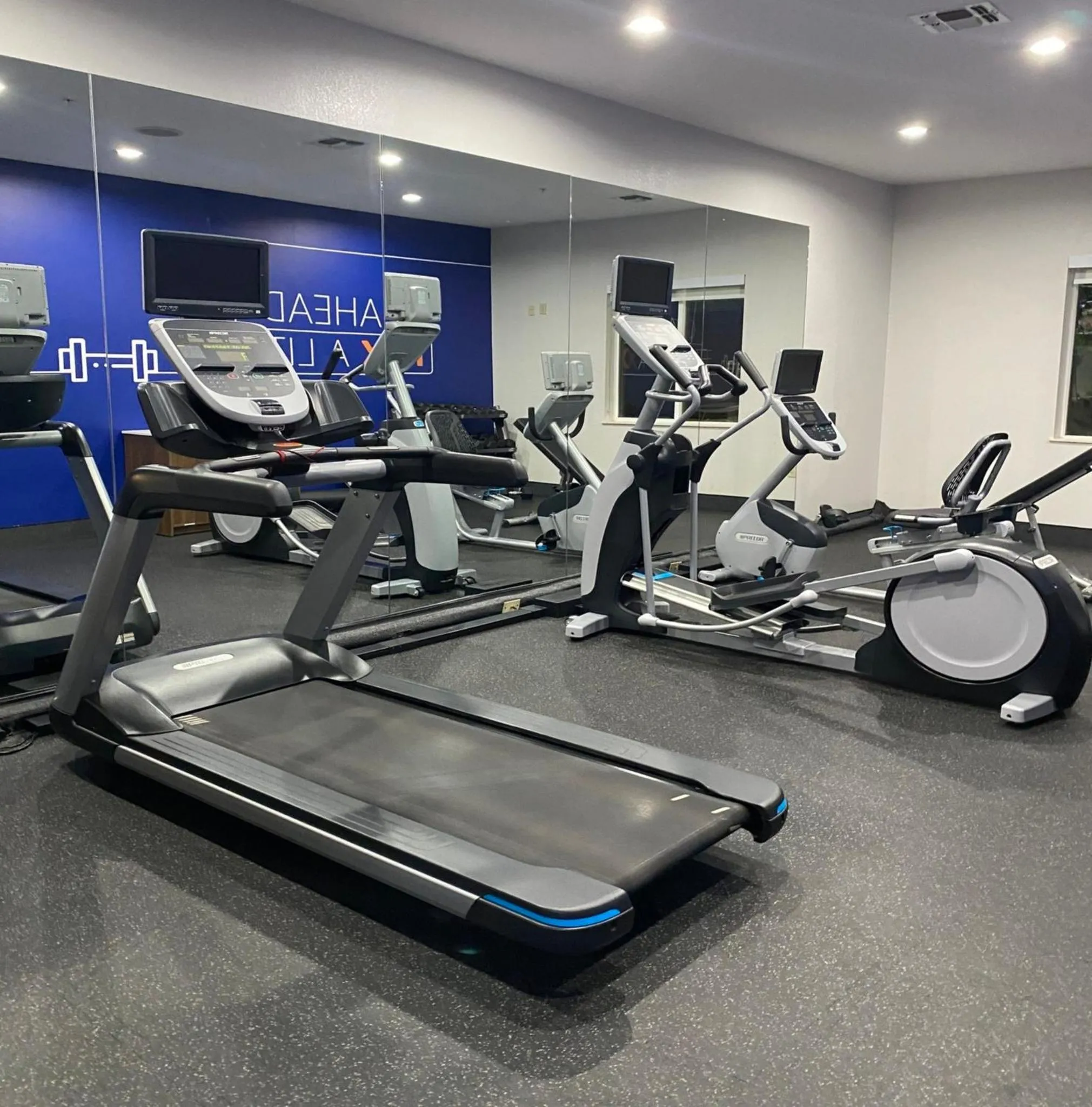 Fitness centre/facilities in Holiday Inn Express and Suites Snyder by IHG