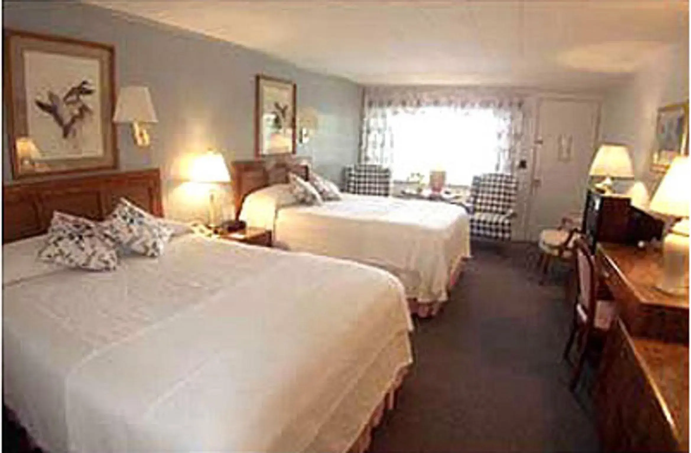 King Room in Mount Battie Inn King Room in Mount Battie Inn