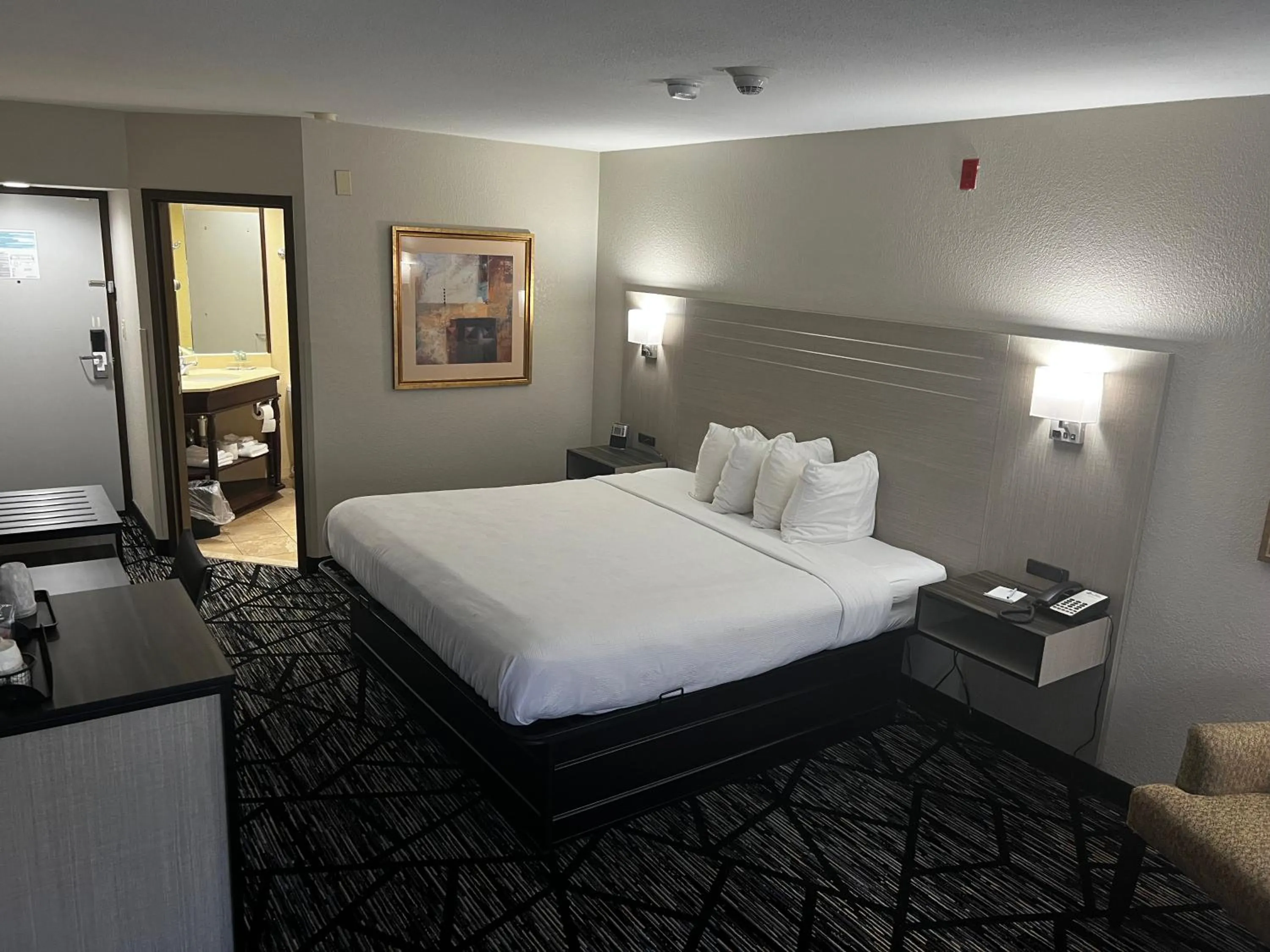 Bed in Baymont By Wyndham Monroe Ohio