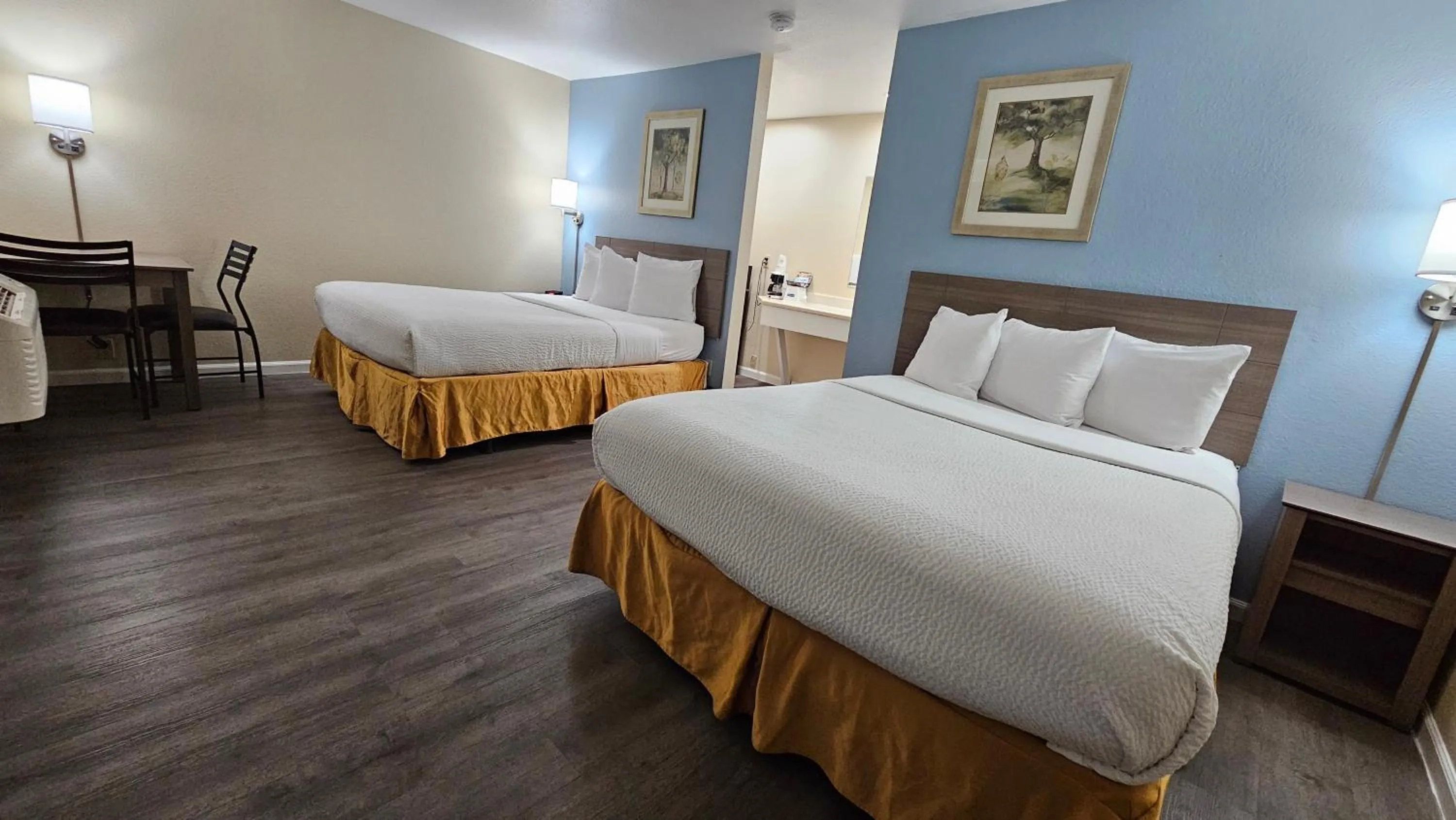 Bedroom, Bed in Travelodge by Wyndham Wenatchee