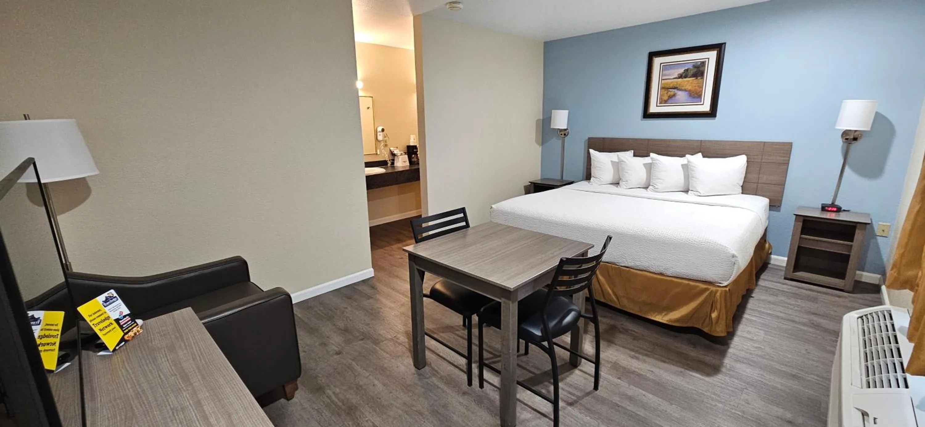 Bed in Travelodge by Wyndham Wenatchee