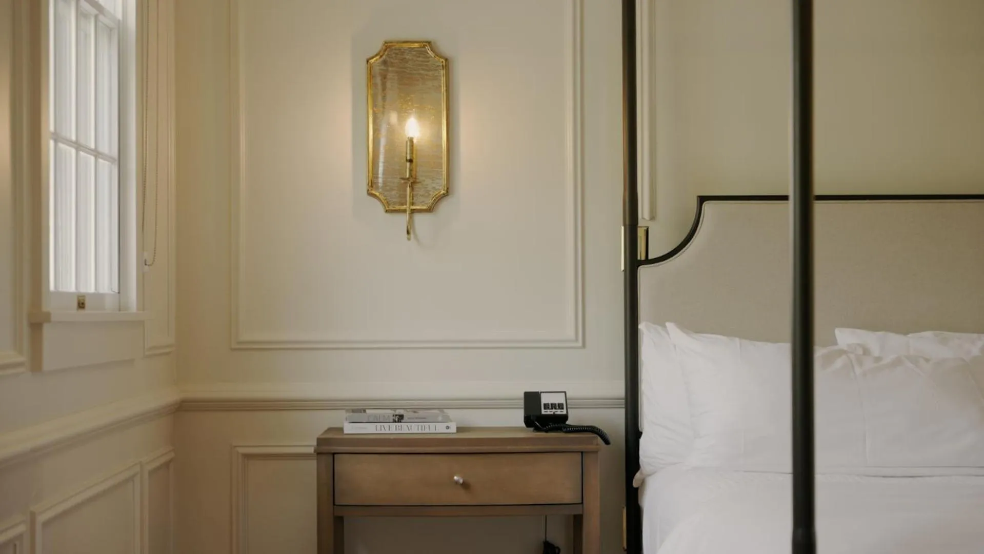 Bed in The Litchfield Inn