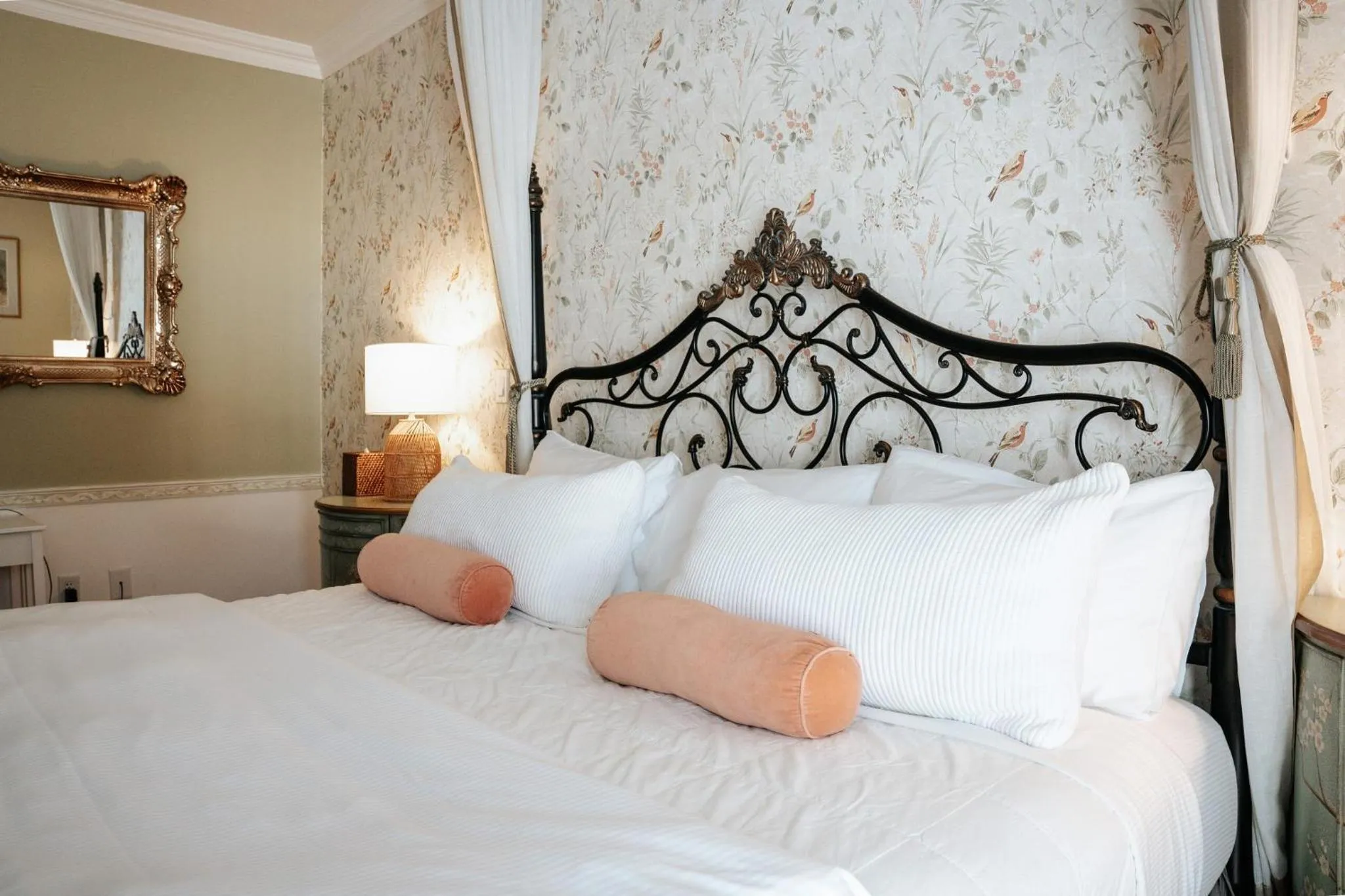 Bed in The Litchfield Inn