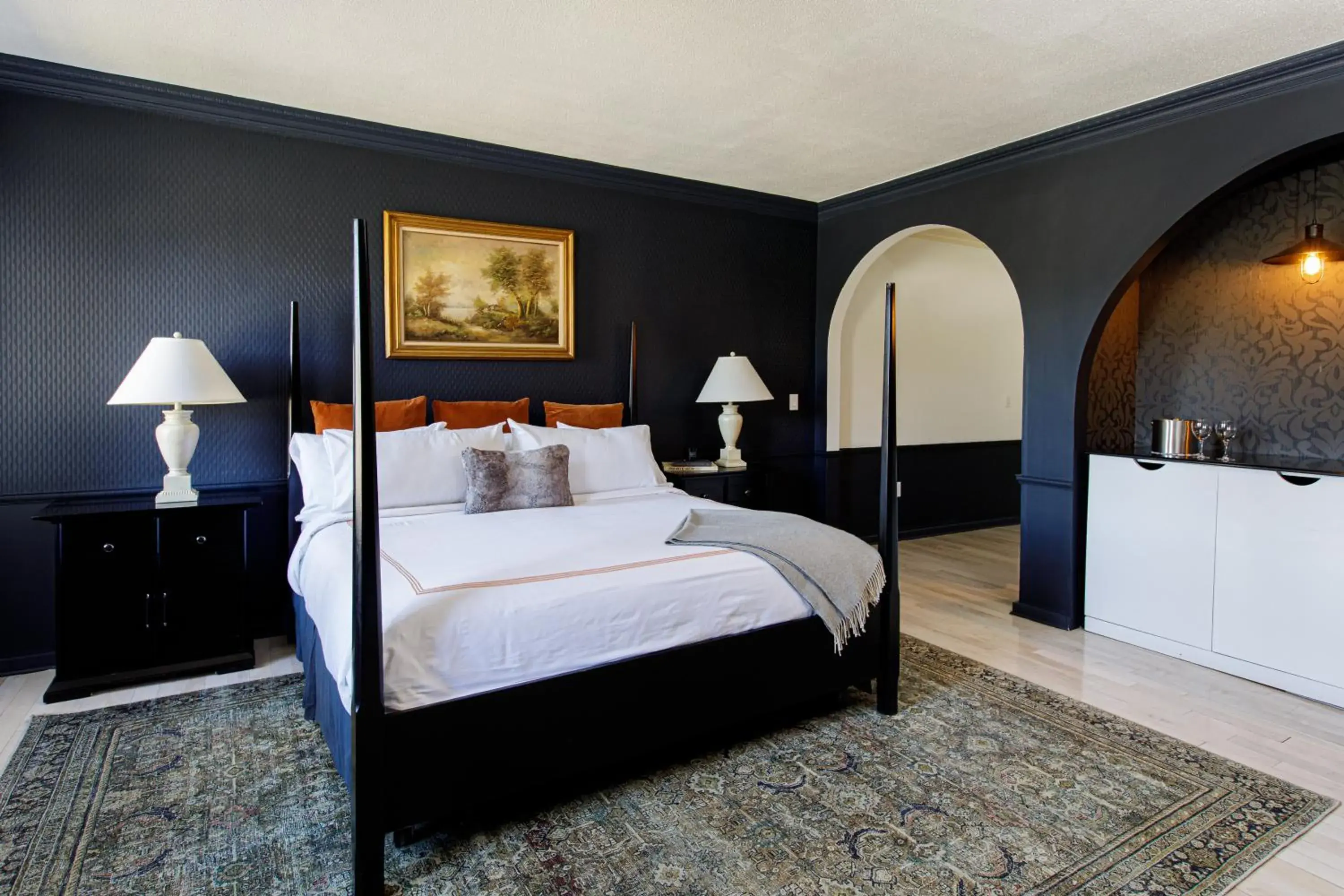 Bed in The Litchfield Inn Bed in The Litchfield Inn