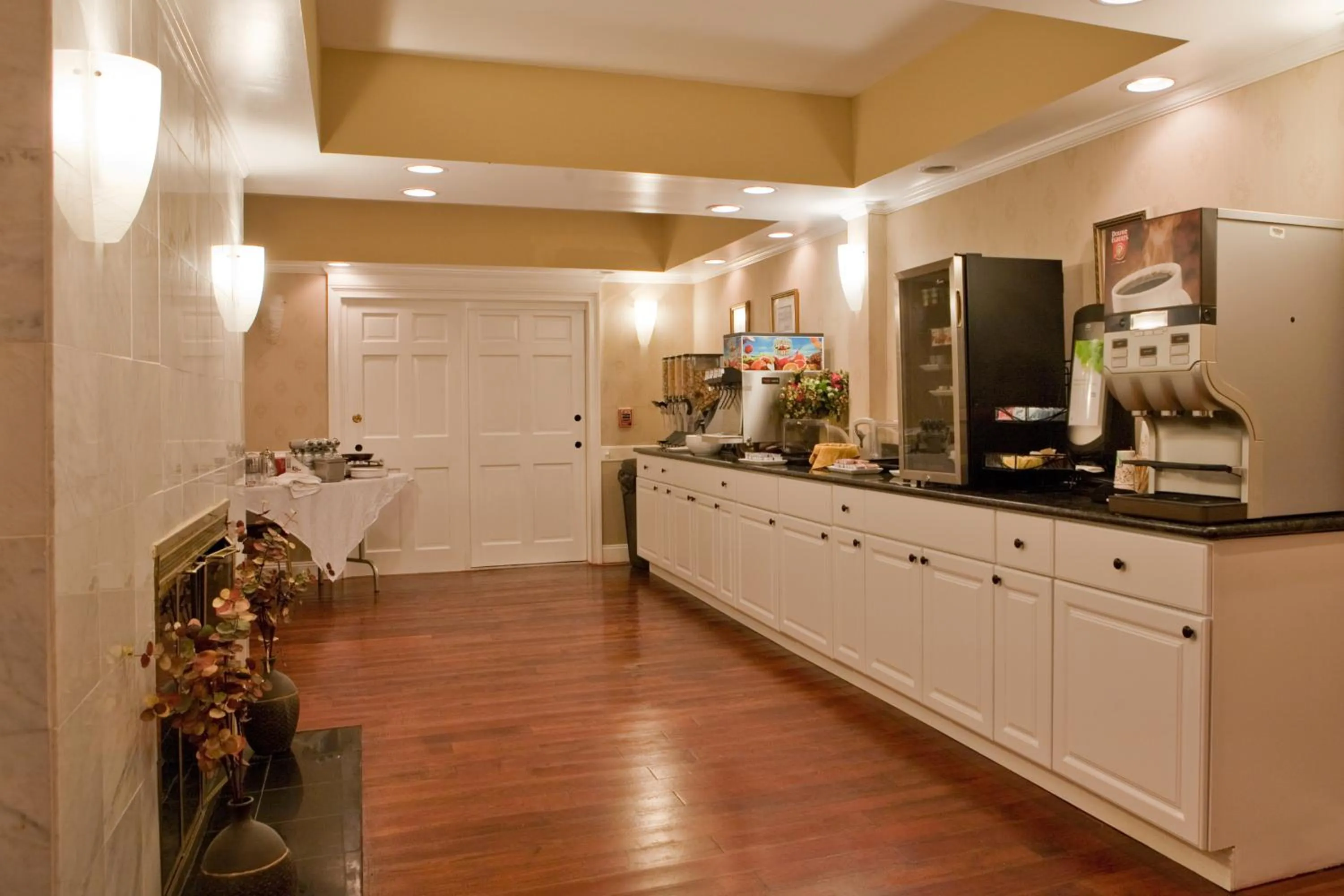 Breakfast in The Litchfield Inn