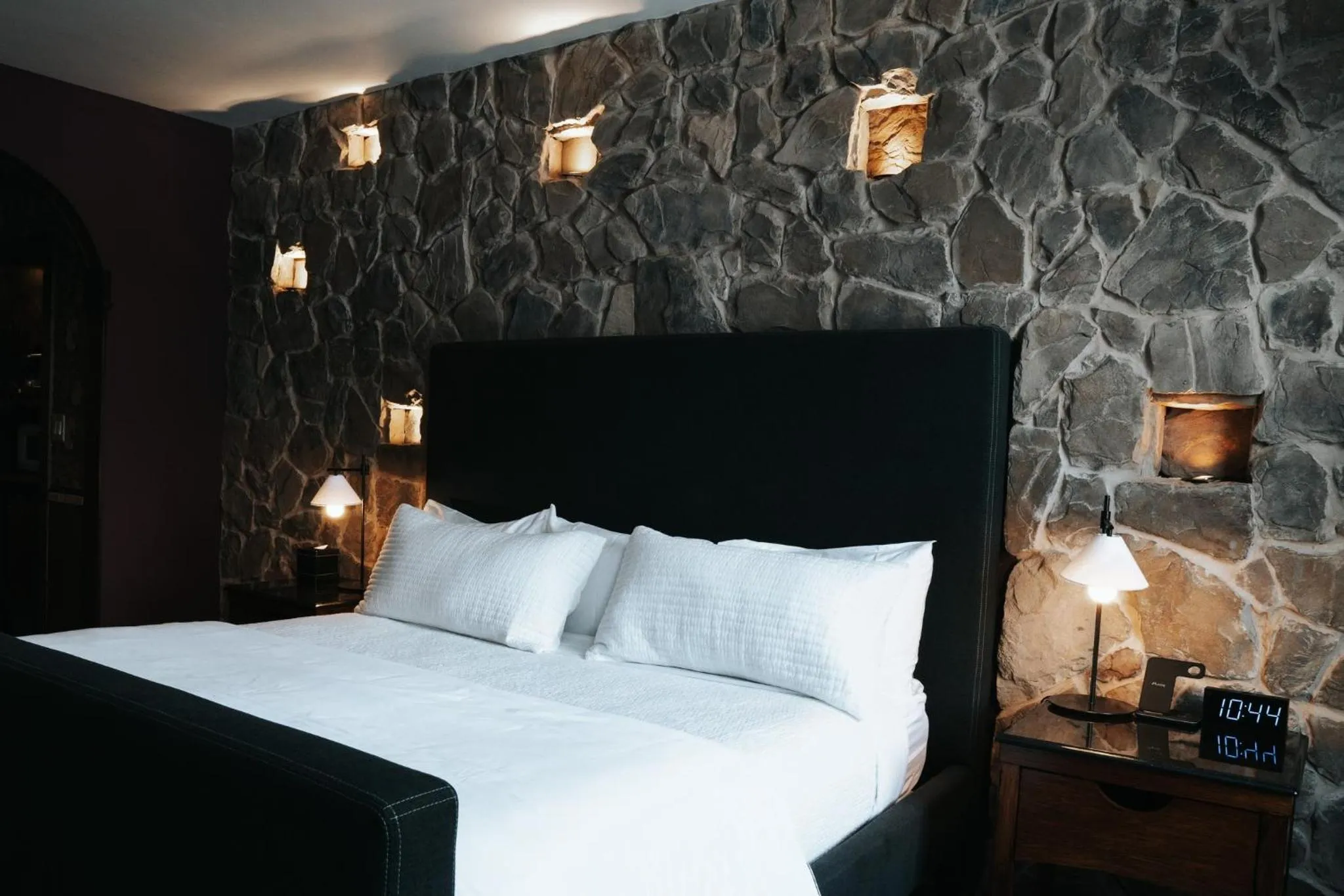 Bed in The Litchfield Inn