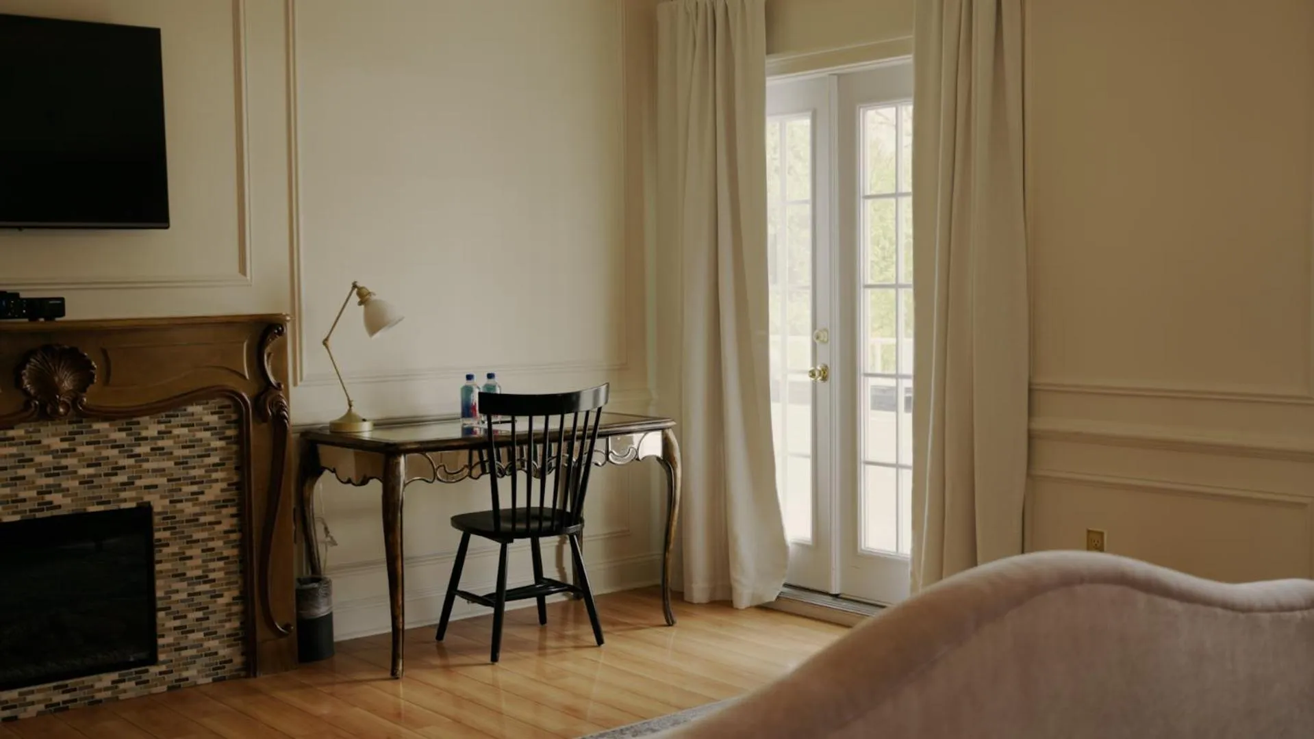 Bed in The Litchfield Inn