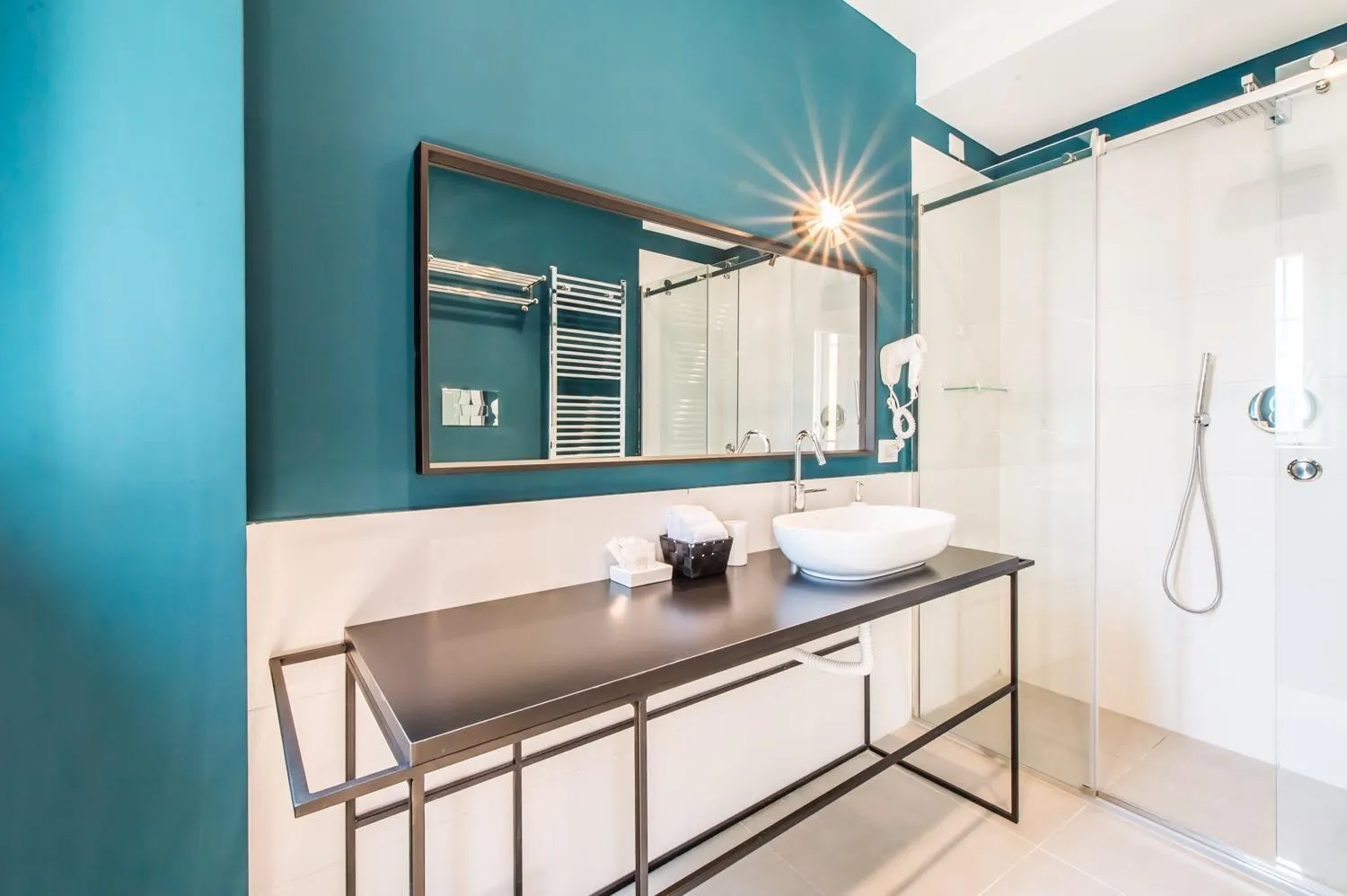 Shower in Dama Suite