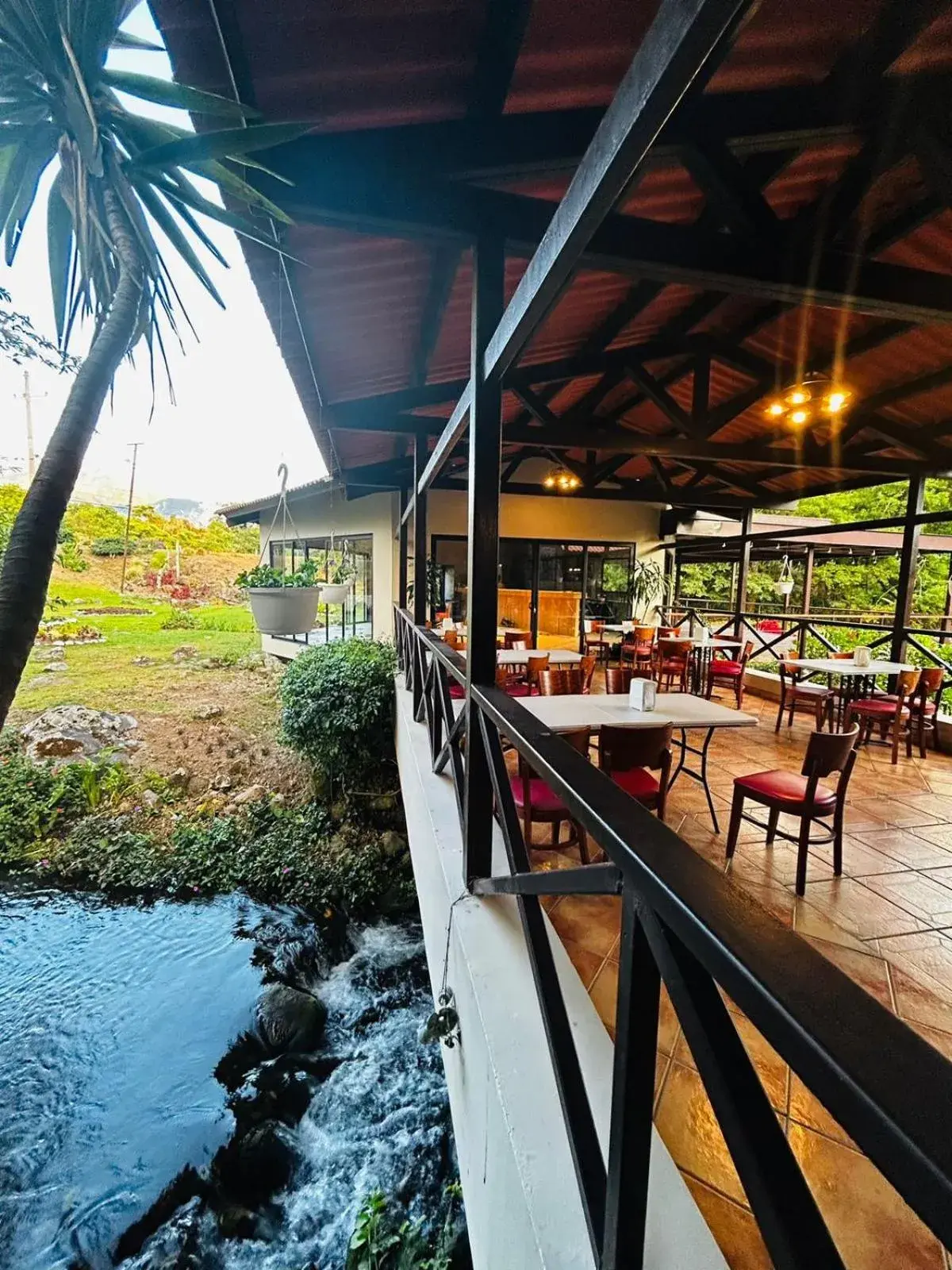 Restaurant/places to eat in Hotel Dos Rios Restaurant/places to eat in Hotel Dos Rios