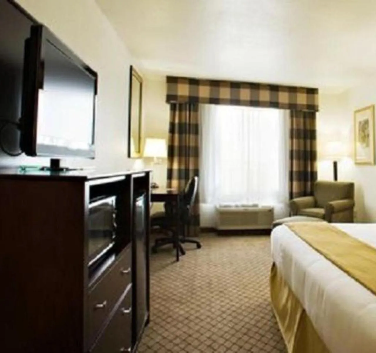 Bed in Holiday Inn Express & Suites Childress by IHG