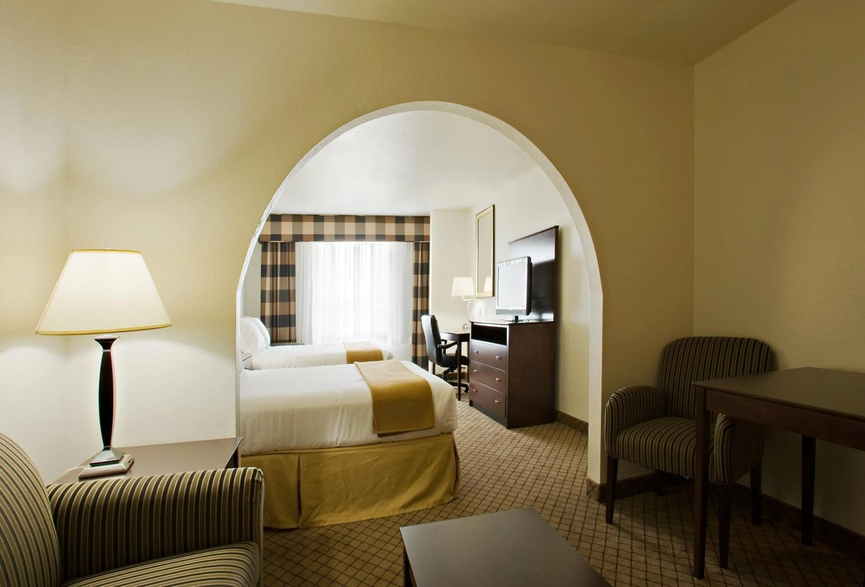 Photo of the whole room, Bed in Holiday Inn Express & Suites Childress by IHG