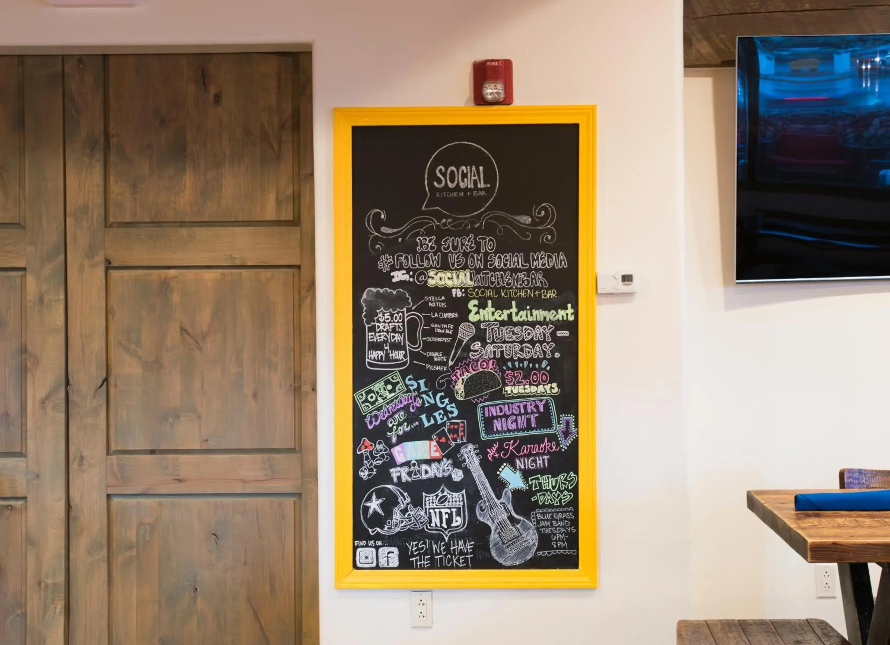 Lounge or bar in The Sage Hotel Lounge or bar in The Sage Hotel