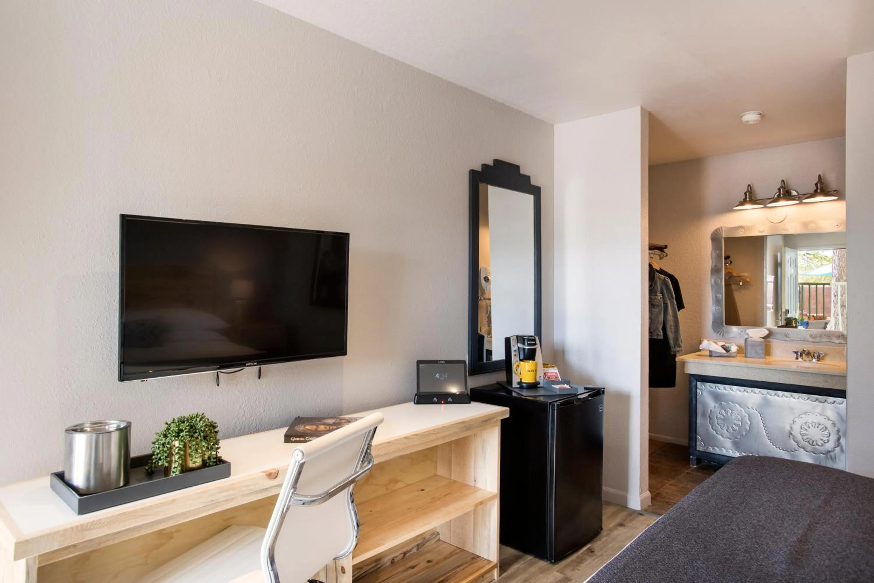 TV and multimedia, Bed in The Sage Hotel