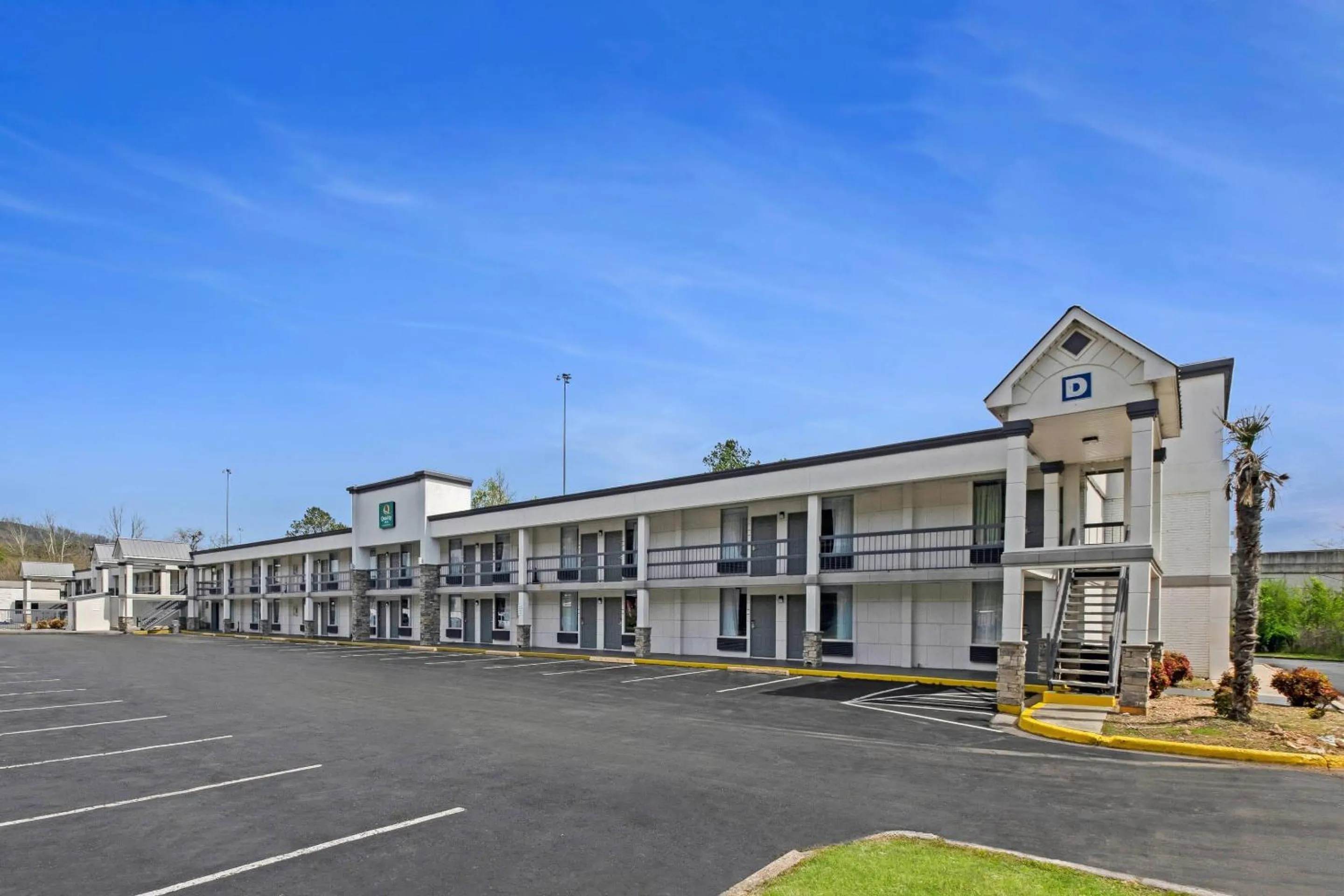 Property building in Quality Inn Dalton East