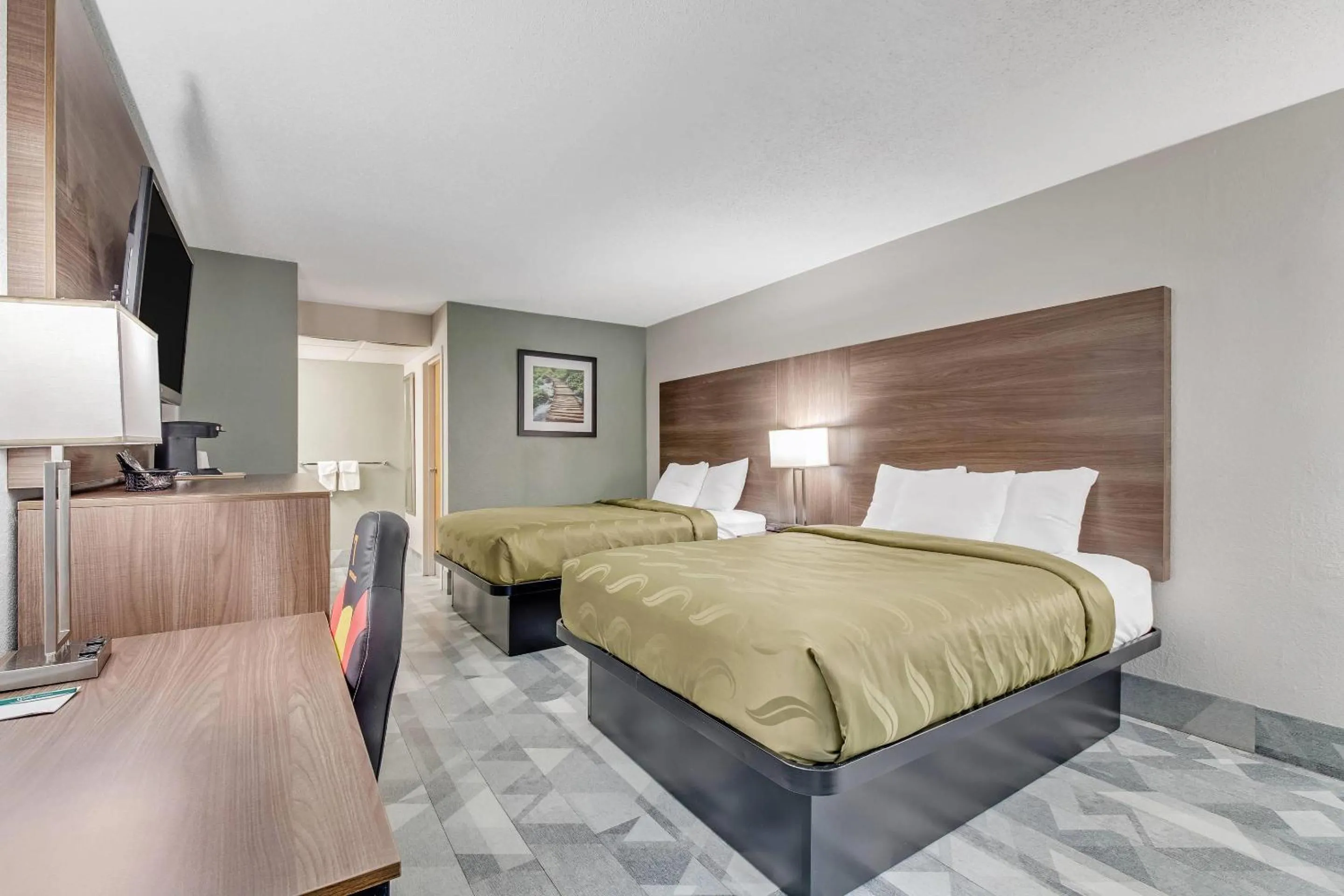 Bedroom, Bed in Quality Inn Dalton East