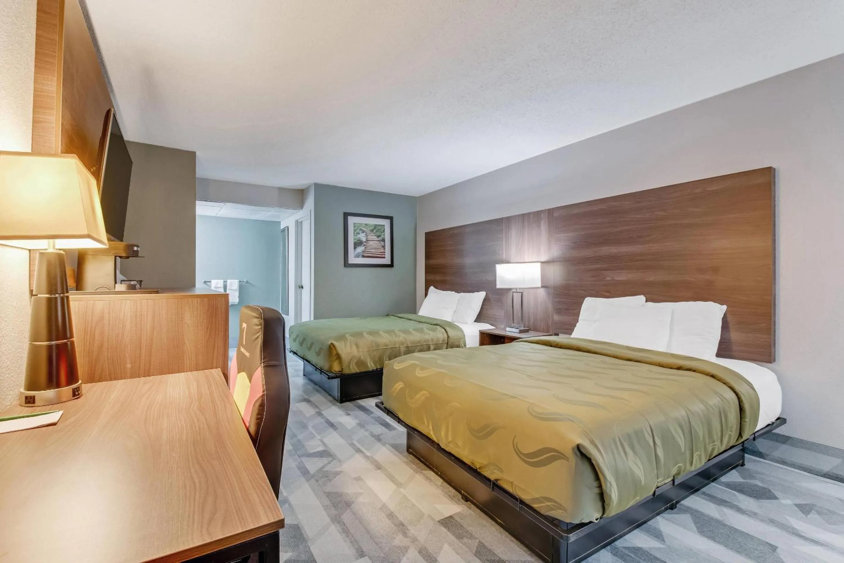 Bedroom, Bed in Quality Inn Dalton East