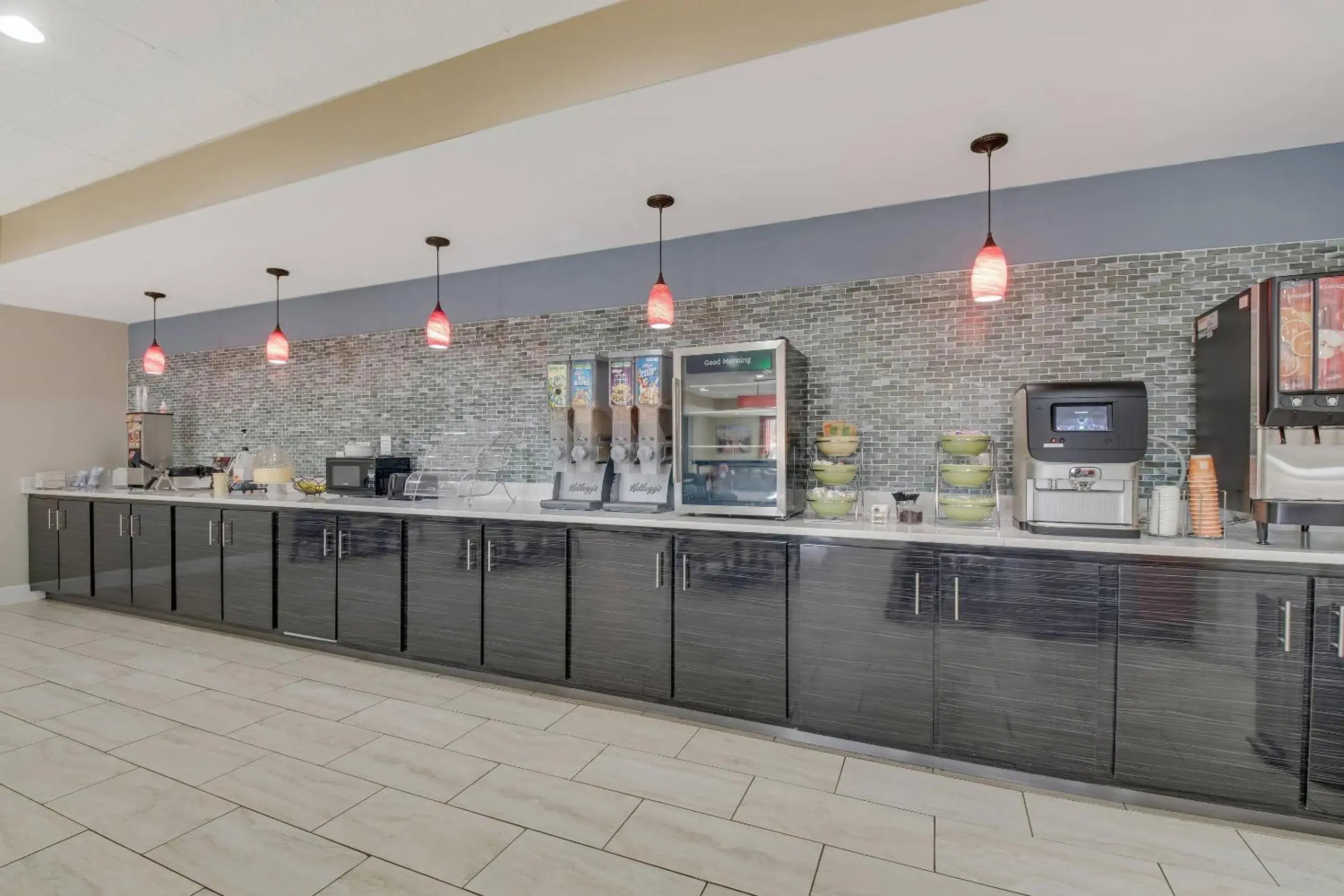 Breakfast in Quality Inn Dalton East Breakfast in Quality Inn Dalton East