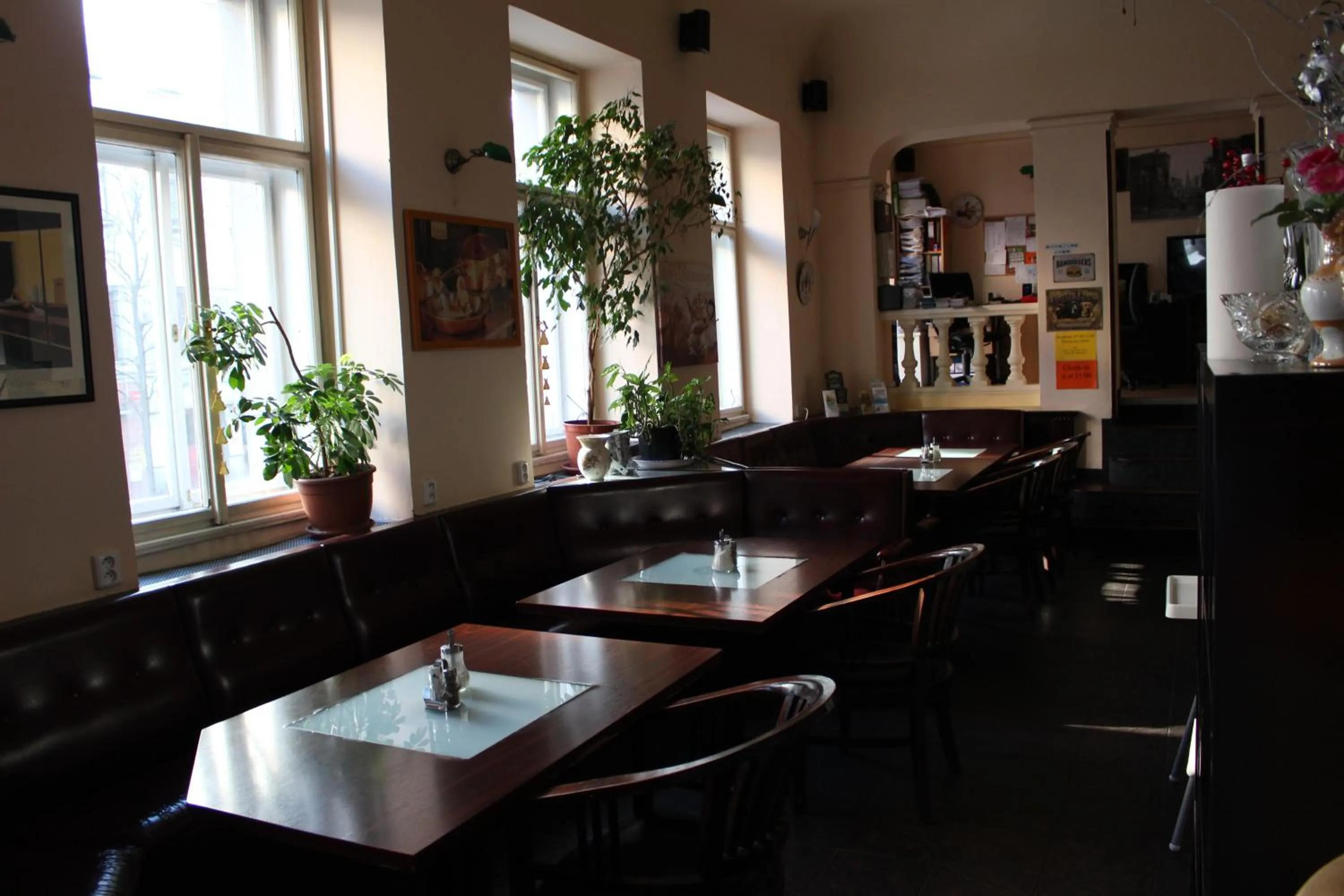 Restaurant/places to eat in Hotel Praha Club bed & breakfast