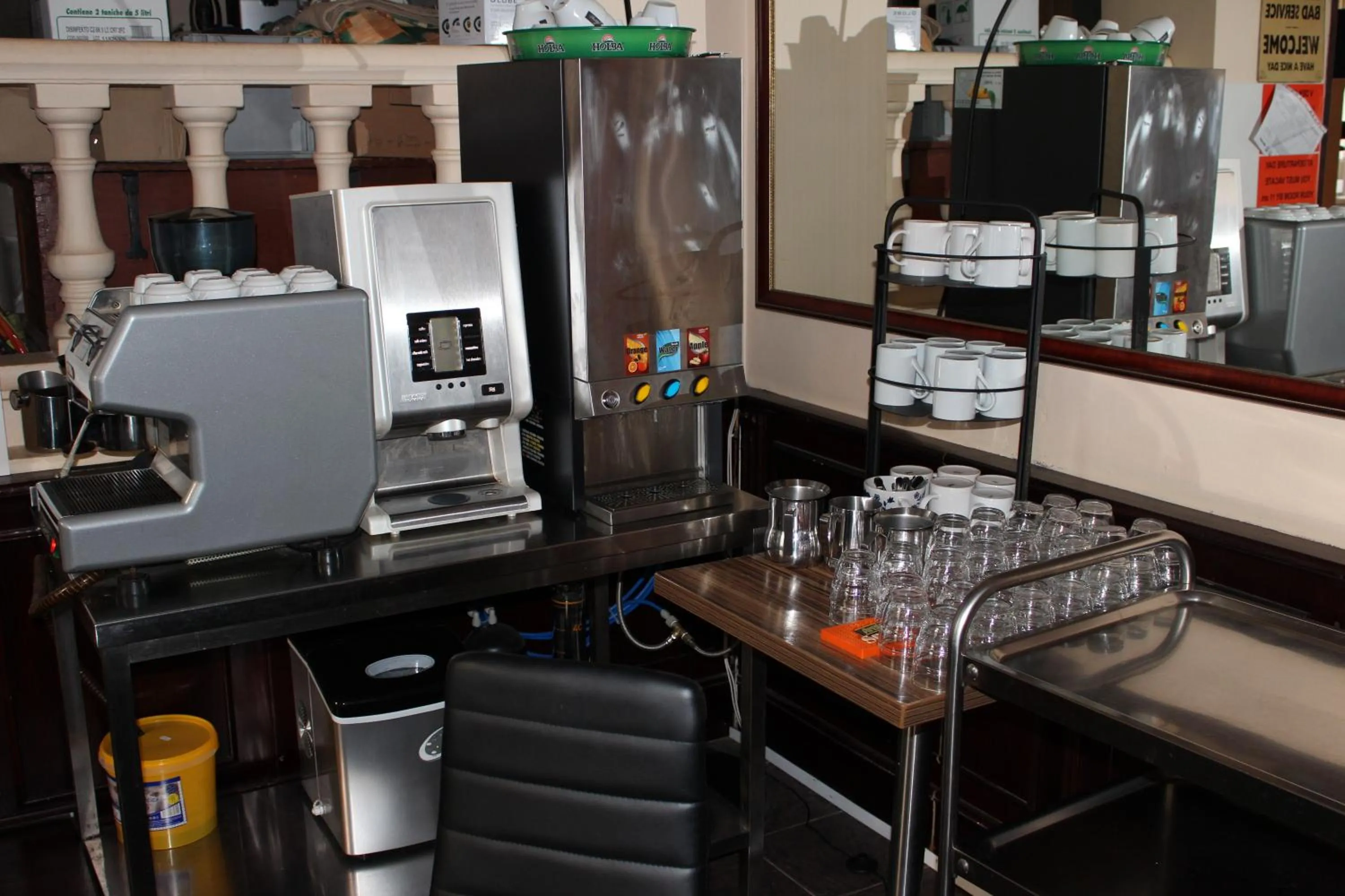 Restaurant/places to eat in Hotel Praha Club bed & breakfast