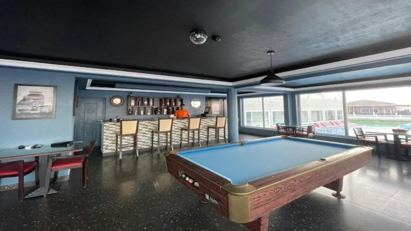 Lounge or bar in Turtle Beach Resort