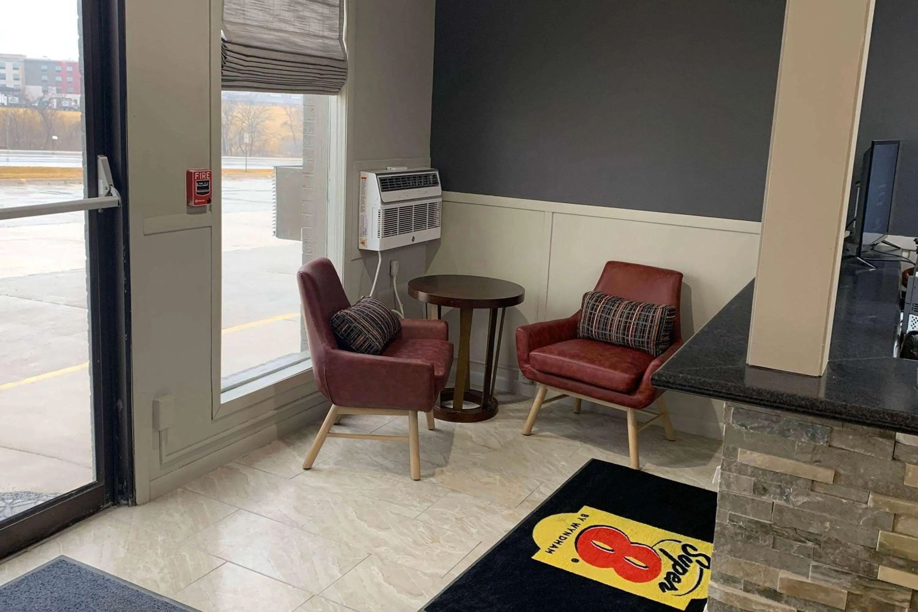 Lobby or reception in Super 8 by Wyndham Kirksville-University Area