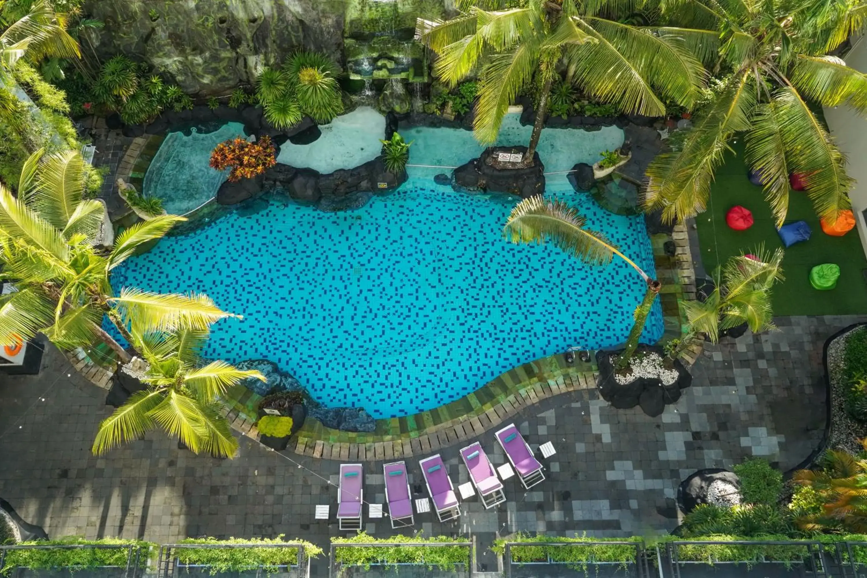 Pool view in Kimaya Sudirman Yogyakarta by Harris Pool view in Kimaya Sudirman Yogyakarta by Harris