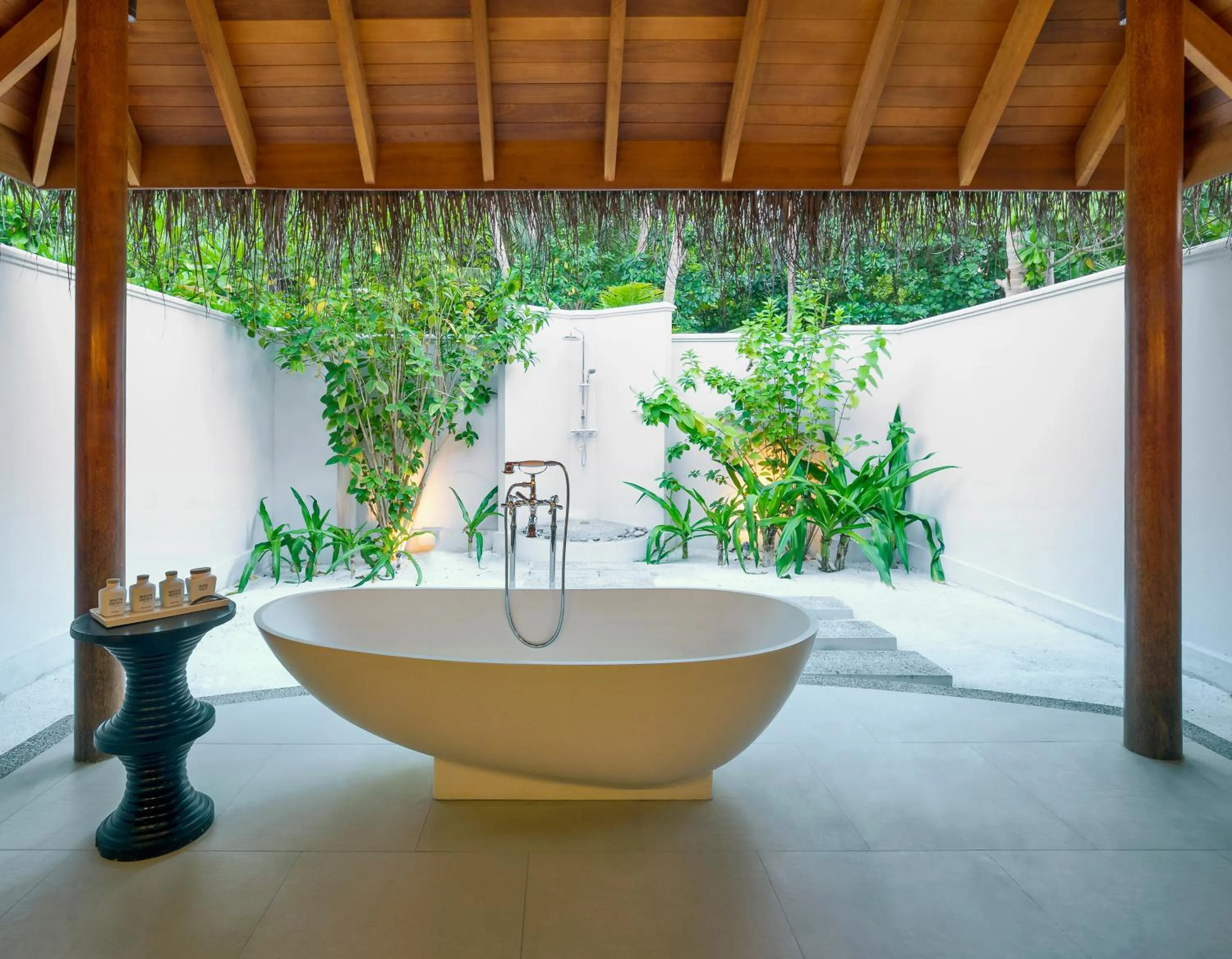 Shower in Dusit Thani Maldives - 50 percent discount on transfers for stays until 20 Dec 2025