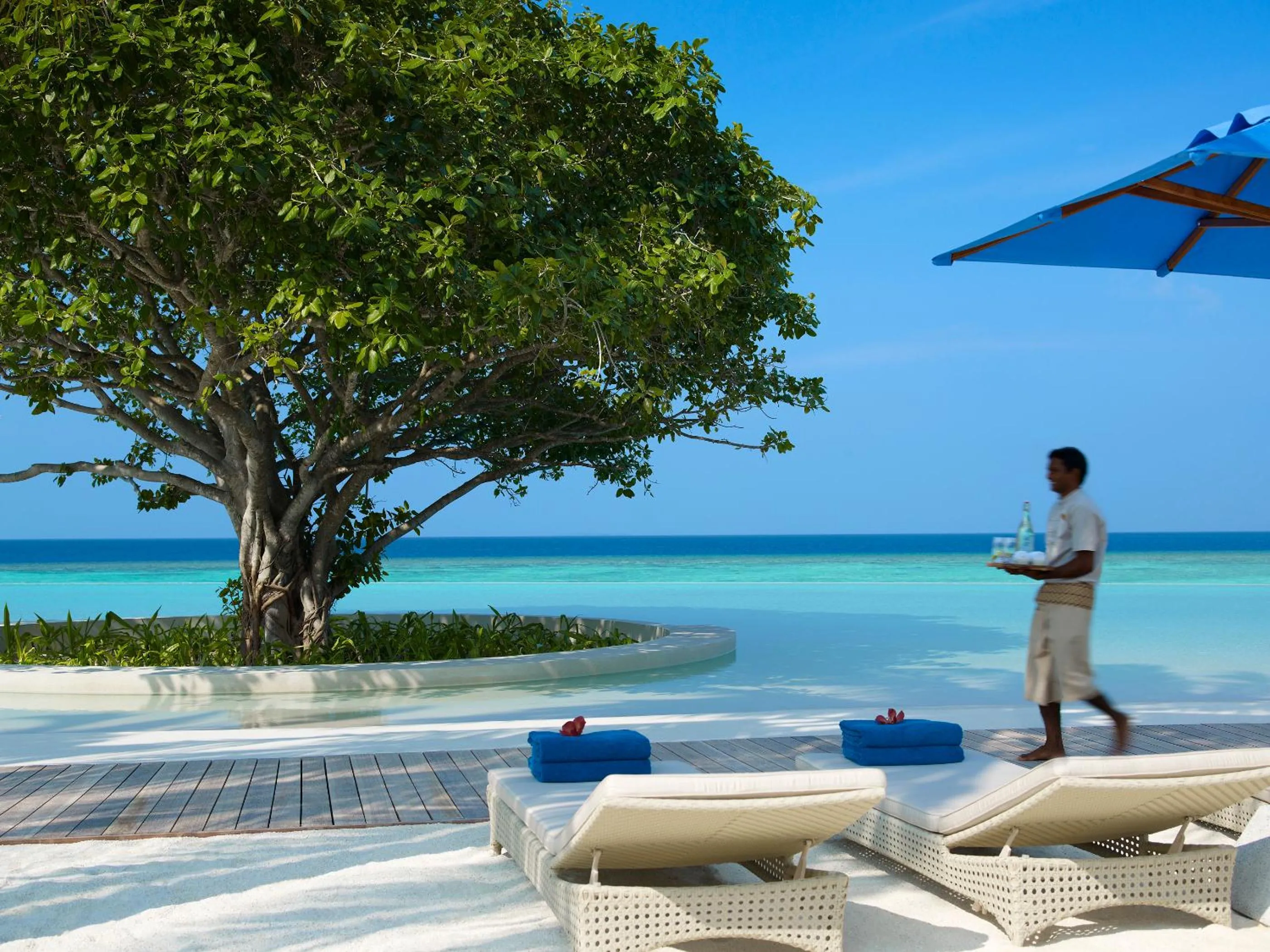 Day in Dusit Thani Maldives - 50 percent discount on transfers for stays until 20 Dec 2025