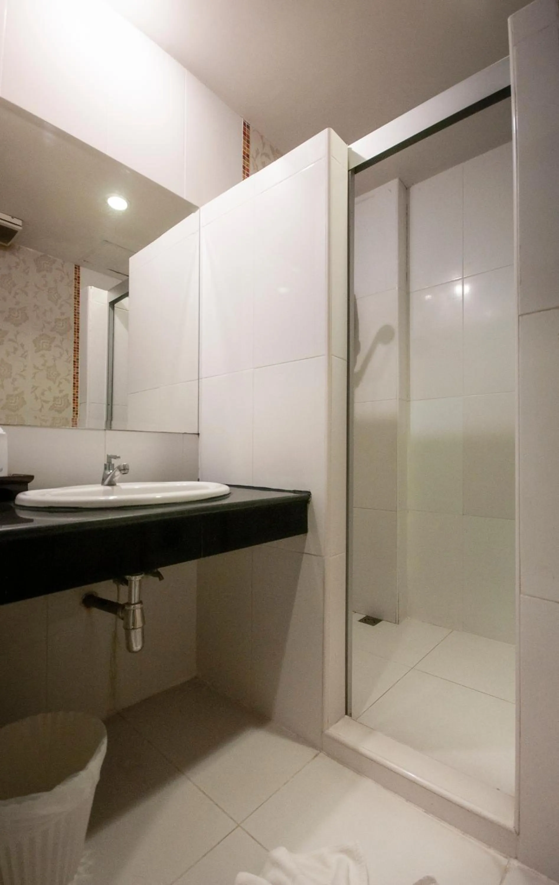 Shower in Chiangrai Grand Room Hotel