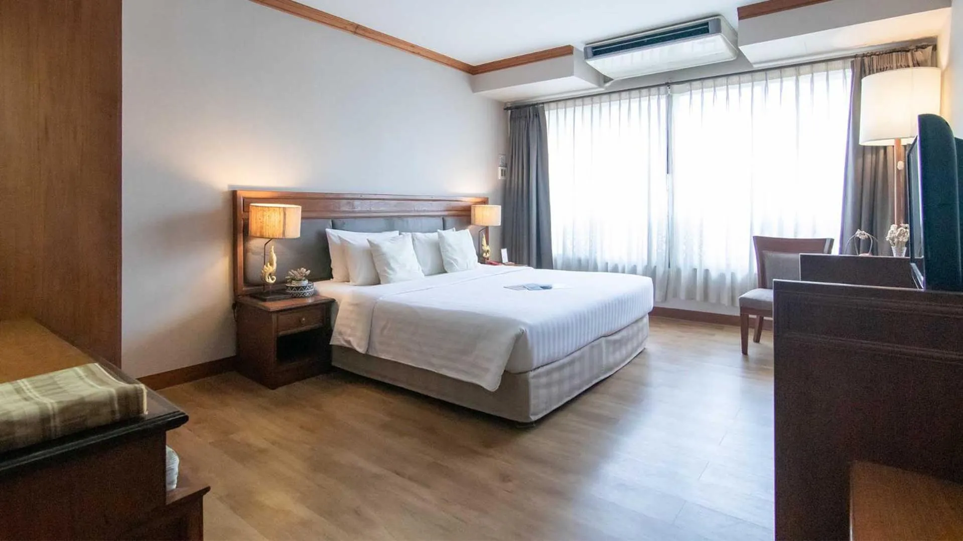 Bedroom, Bed in Tohsang Heritage Ubon Hotel