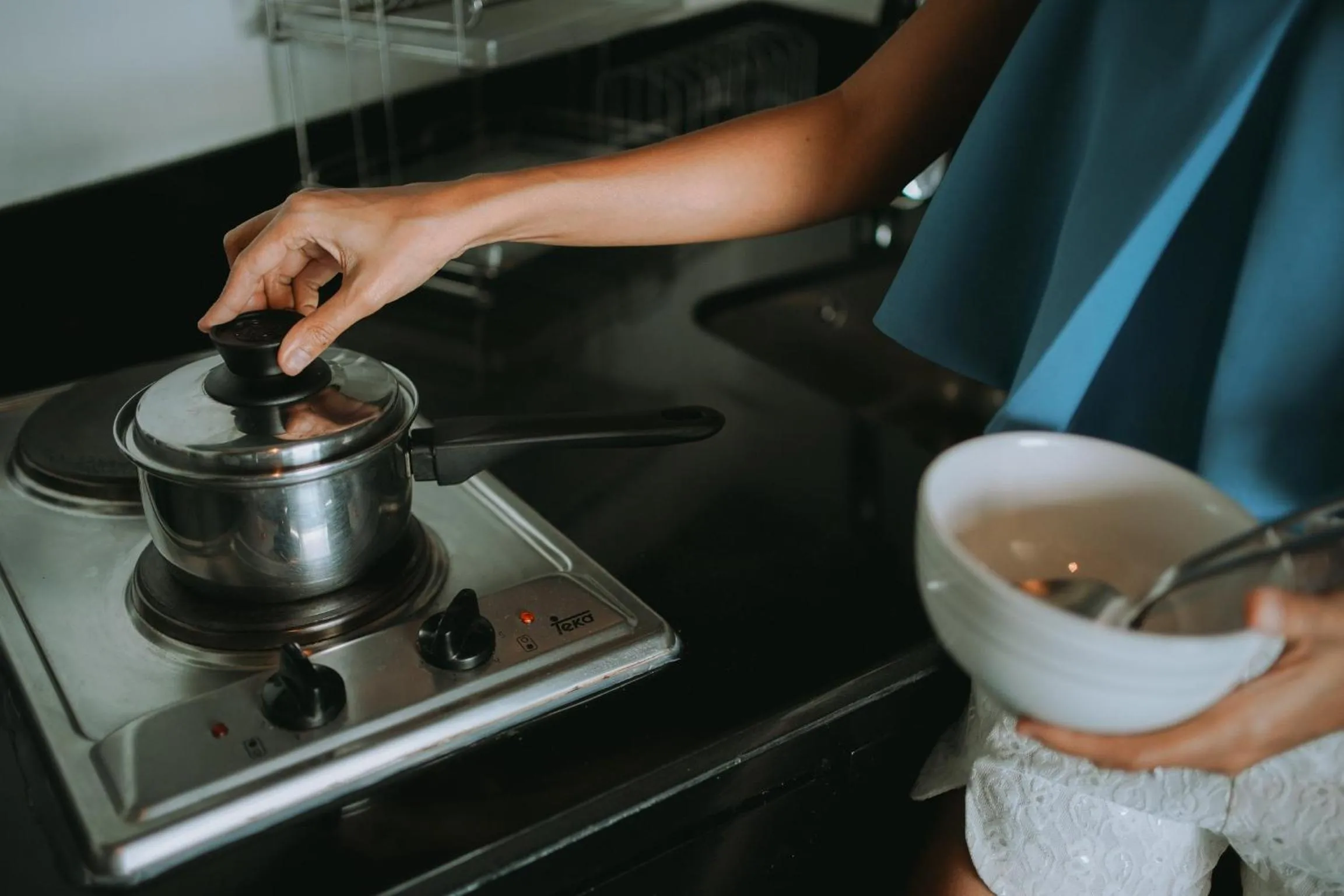 hair dresser in The Front Hotel and Apartments
