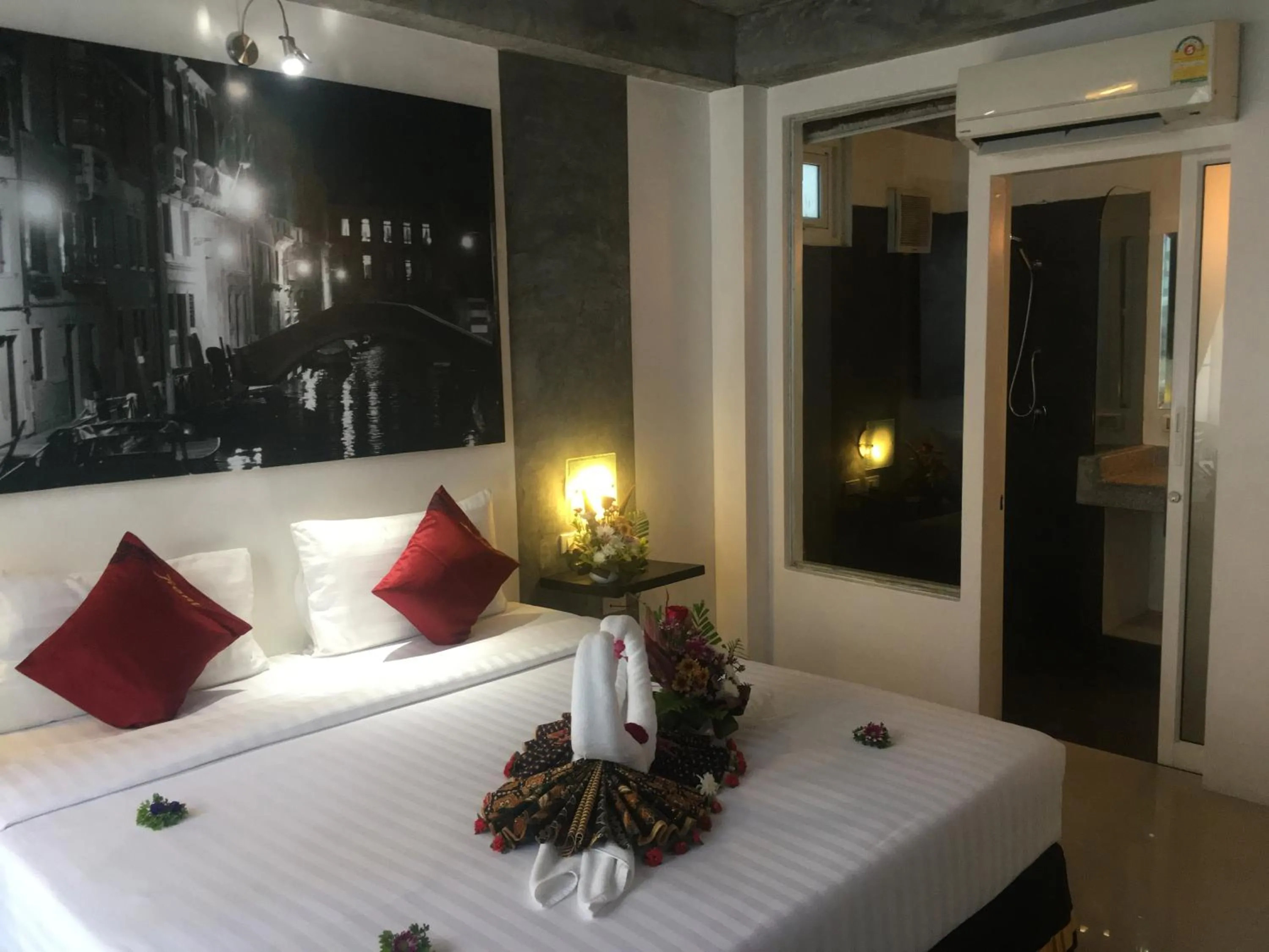 Bed in The Front Hotel and Apartments