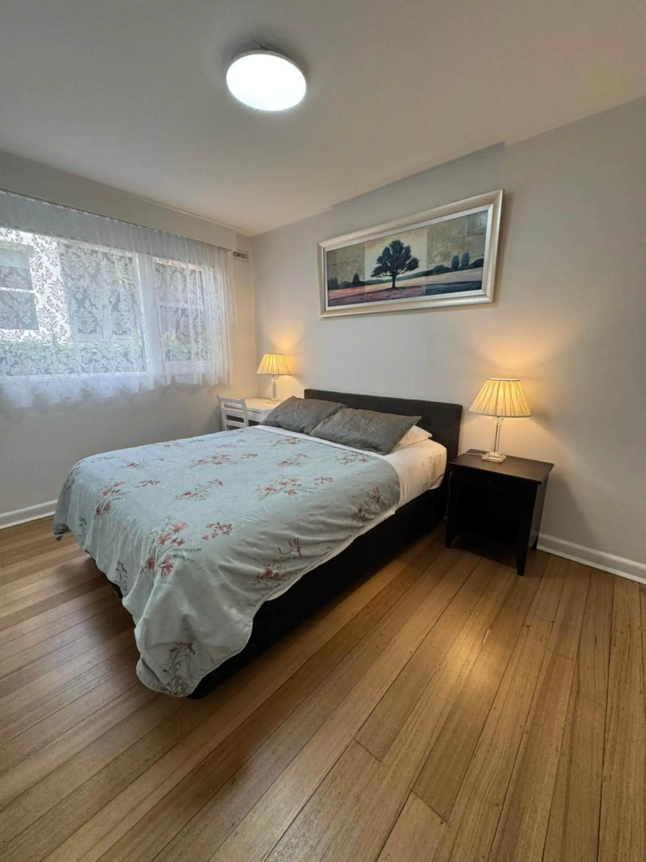 Bed in Knightsbridge Apartments Bed in Knightsbridge Apartments