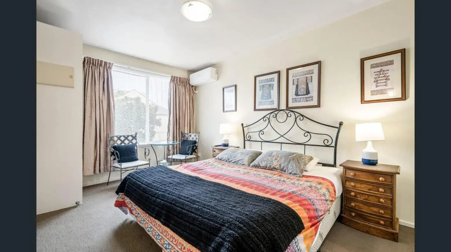 Bed in Knightsbridge Apartments Bed in Knightsbridge Apartments