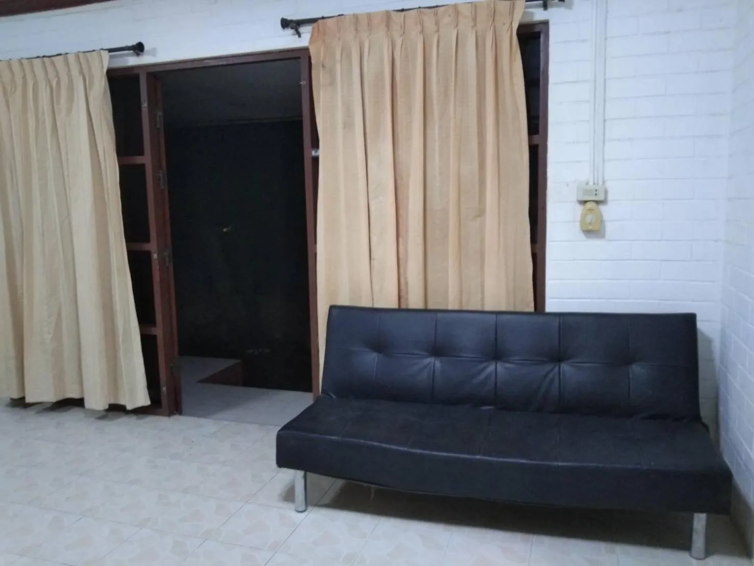 Family in Monkey Samui Hostel