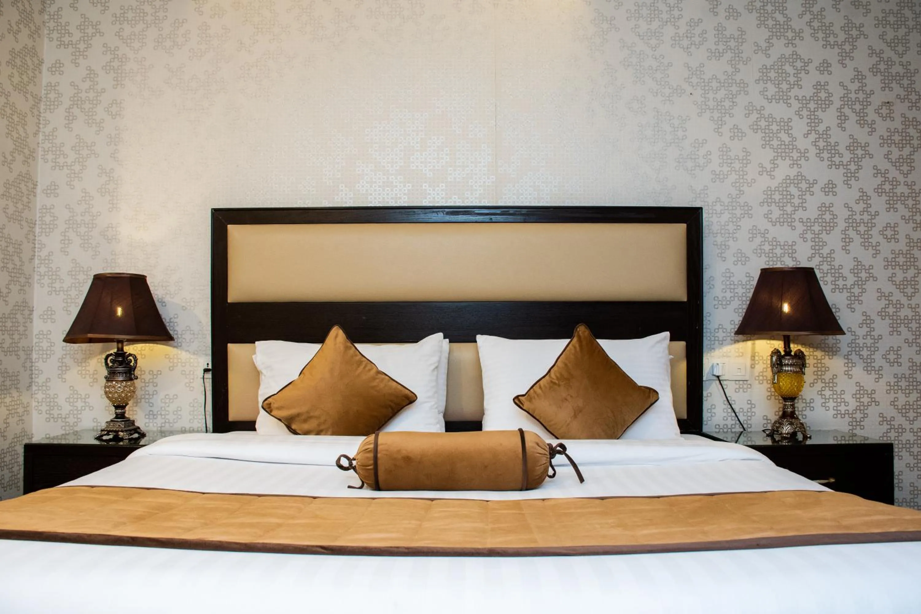 Suite with Hot Tub in Centaurus Hotel Suites