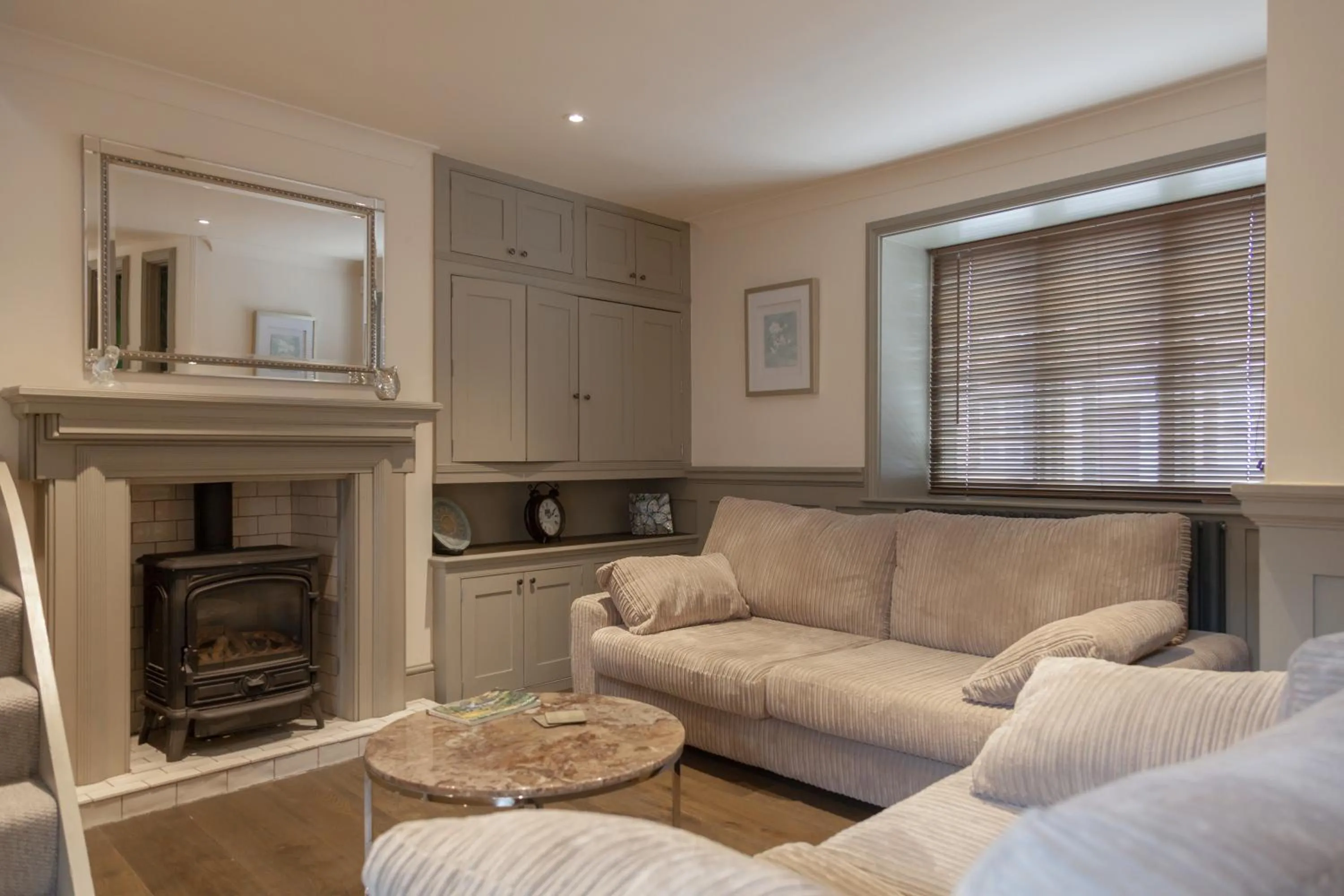 Ludlow - Linnet House - Well Presented Townhouse With Parking - Perfect Location For Exploring On Foot, Sleeps Up To 8 Guests - Hosted by RENTMYHOUSE