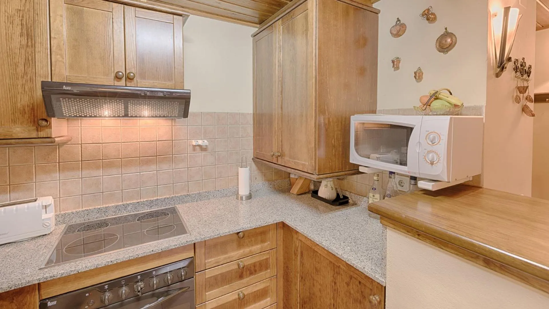 Saplan Real Estate PLETA NHEU