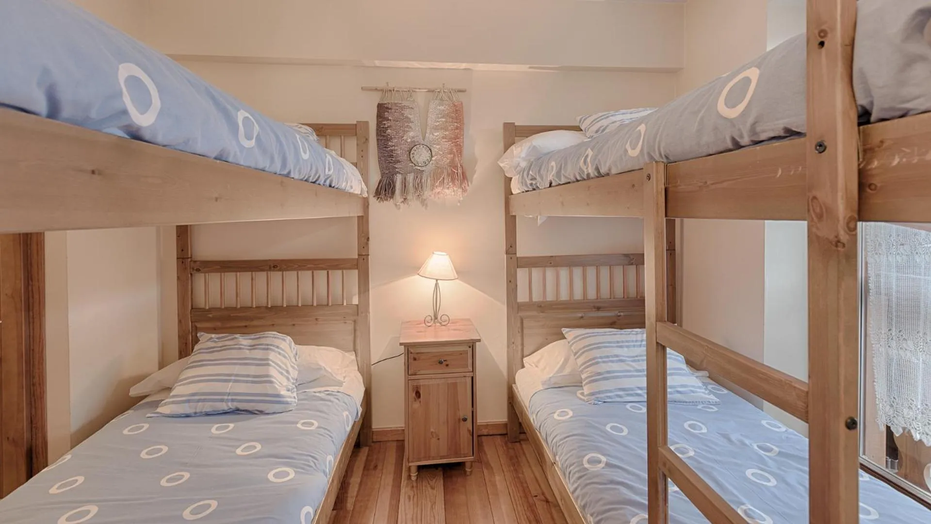 Bed in Saplan Real Estate PLETA NHEU