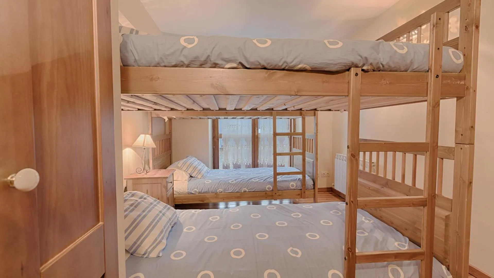 Bed in Saplan Real Estate PLETA NHEU