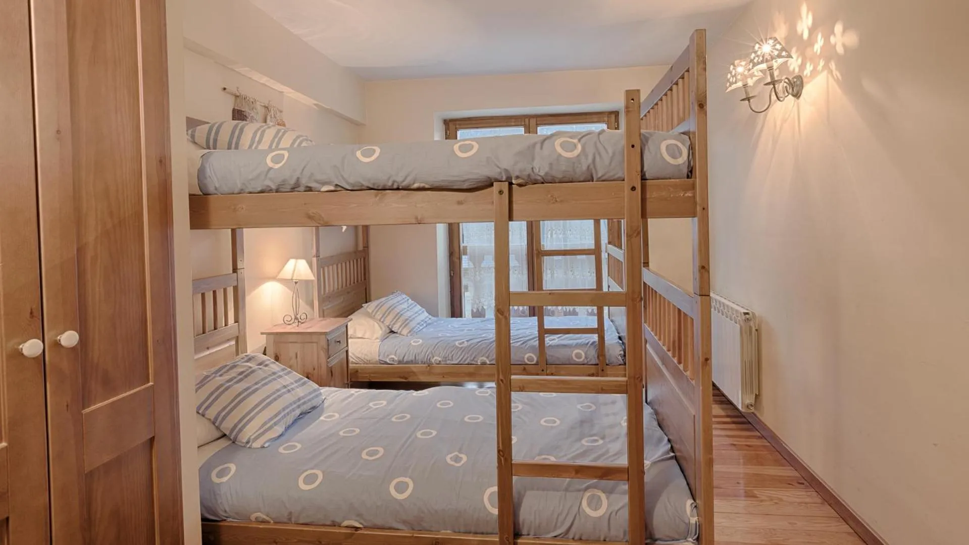 Bed in Saplan Real Estate PLETA NHEU