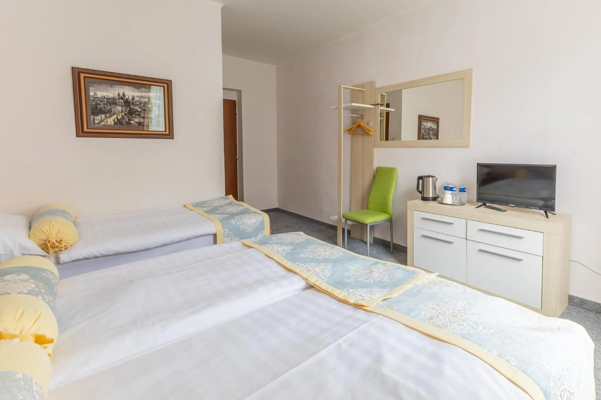 TV and multimedia, Bed in Hotel Wilhelm