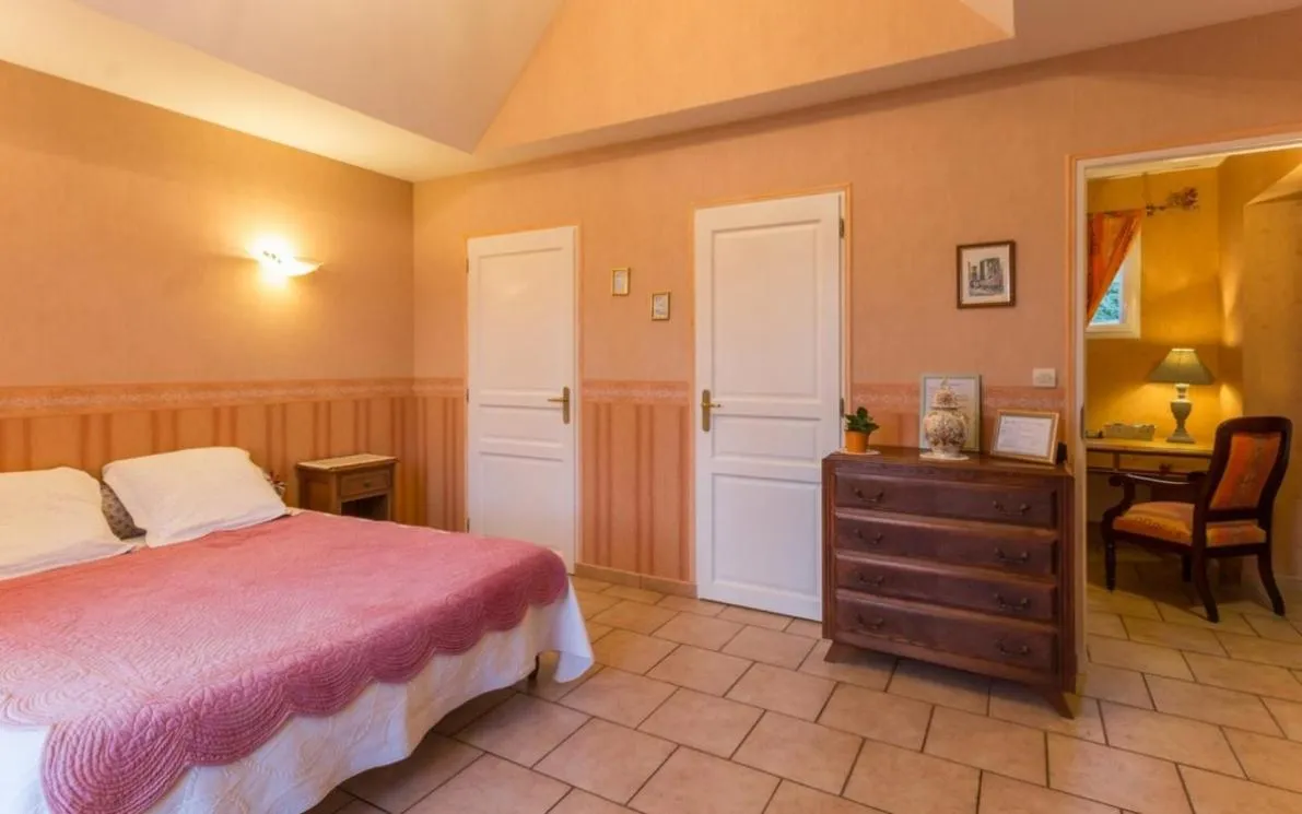 Bed in Chambre Melody