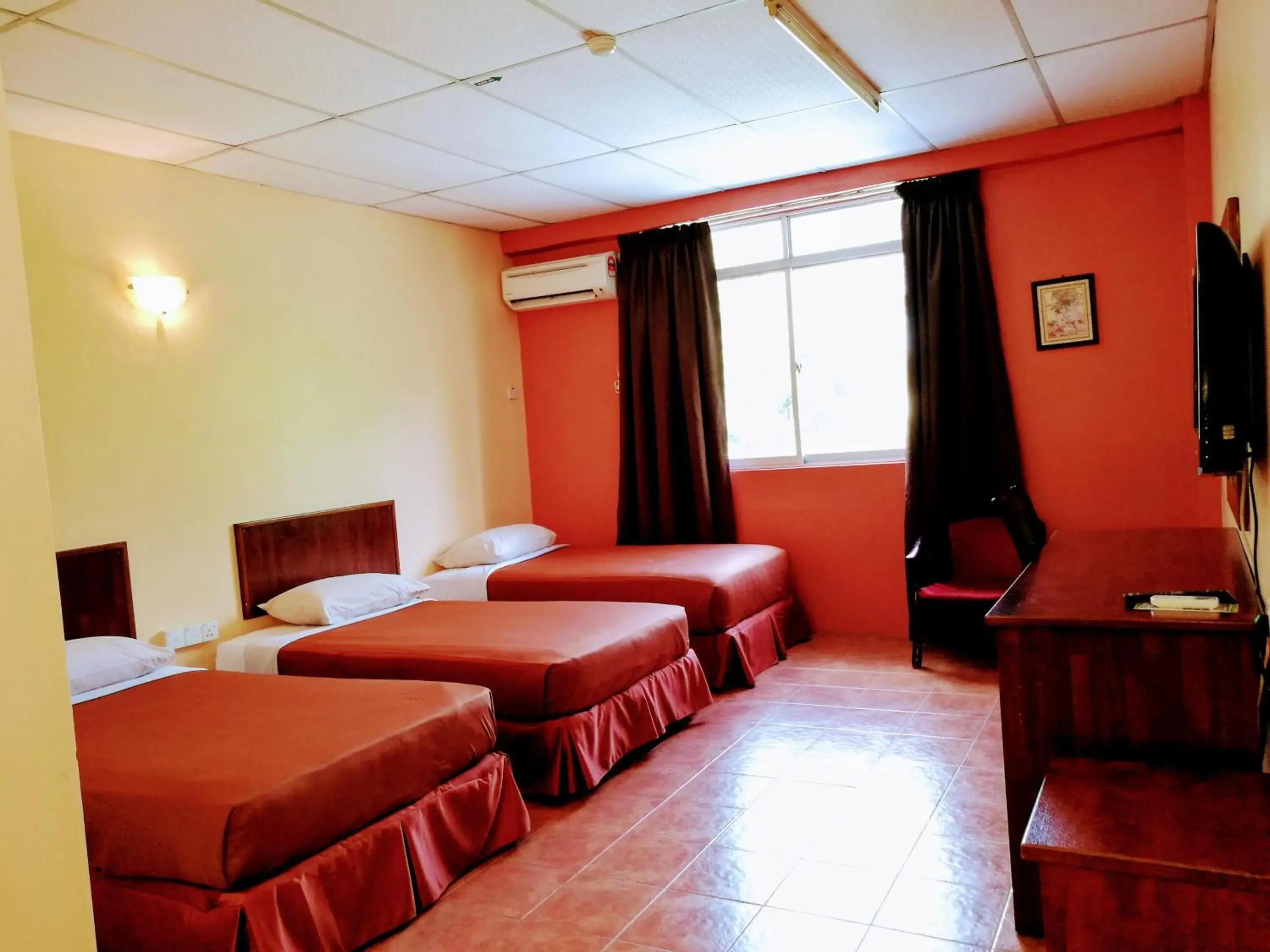 Deluxe Triple Room (Old Wing, No Elevator) in Hotel ASRC Deluxe Triple Room (Old Wing, No Elevator) in Hotel ASRC