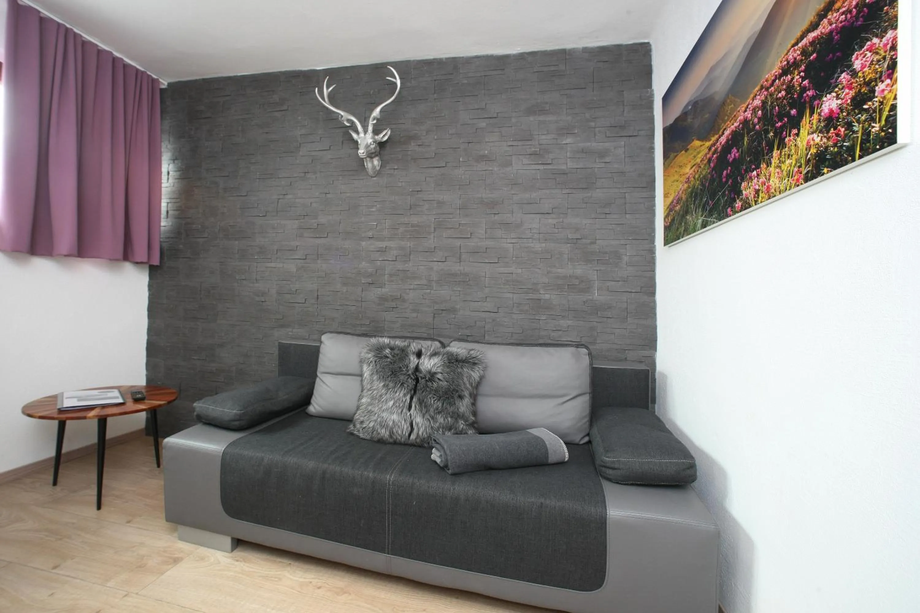 Lake and Cityhotel Edelweiss - self Check in