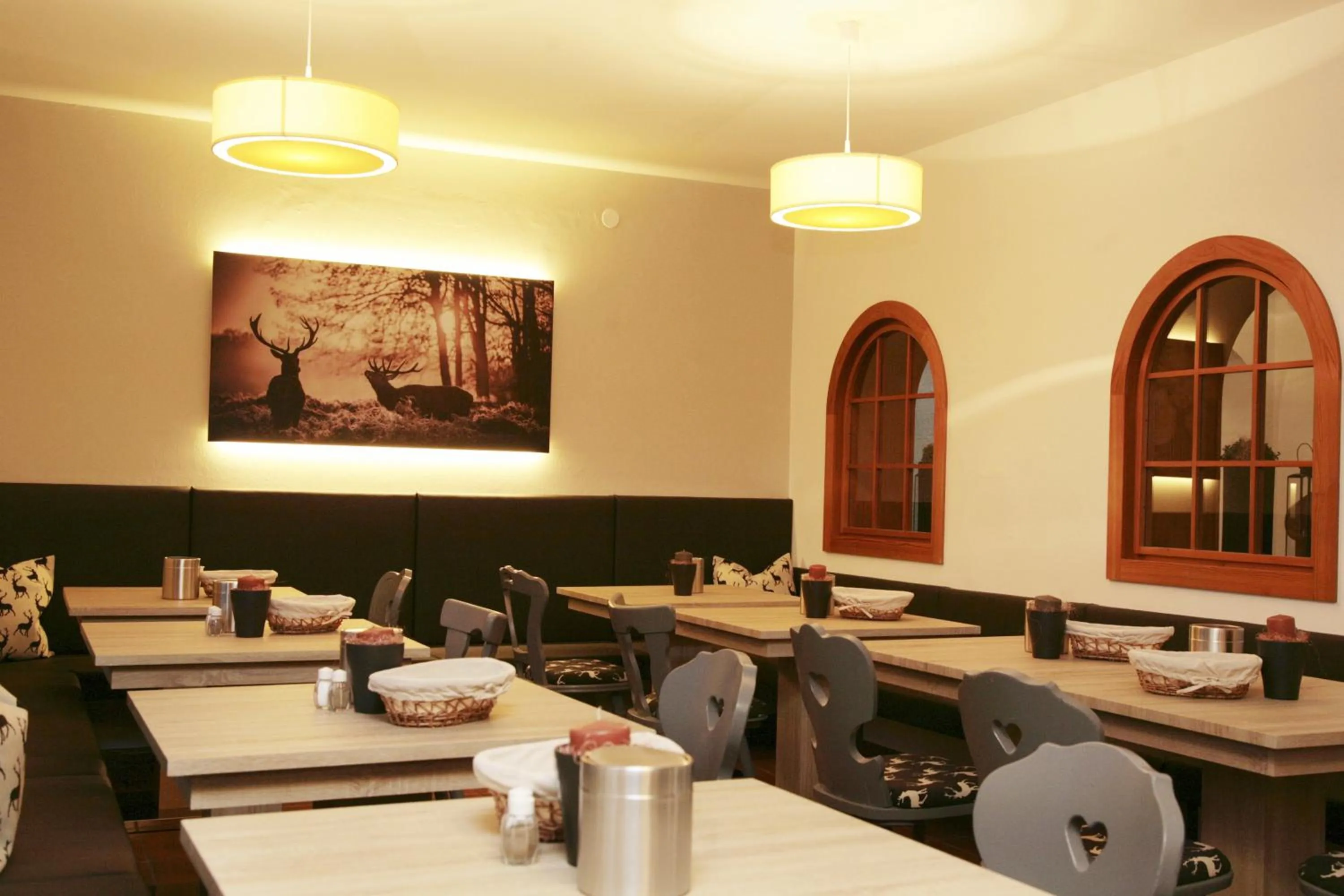 Restaurant/places to eat in Lake and Cityhotel Edelweiss - self Check in